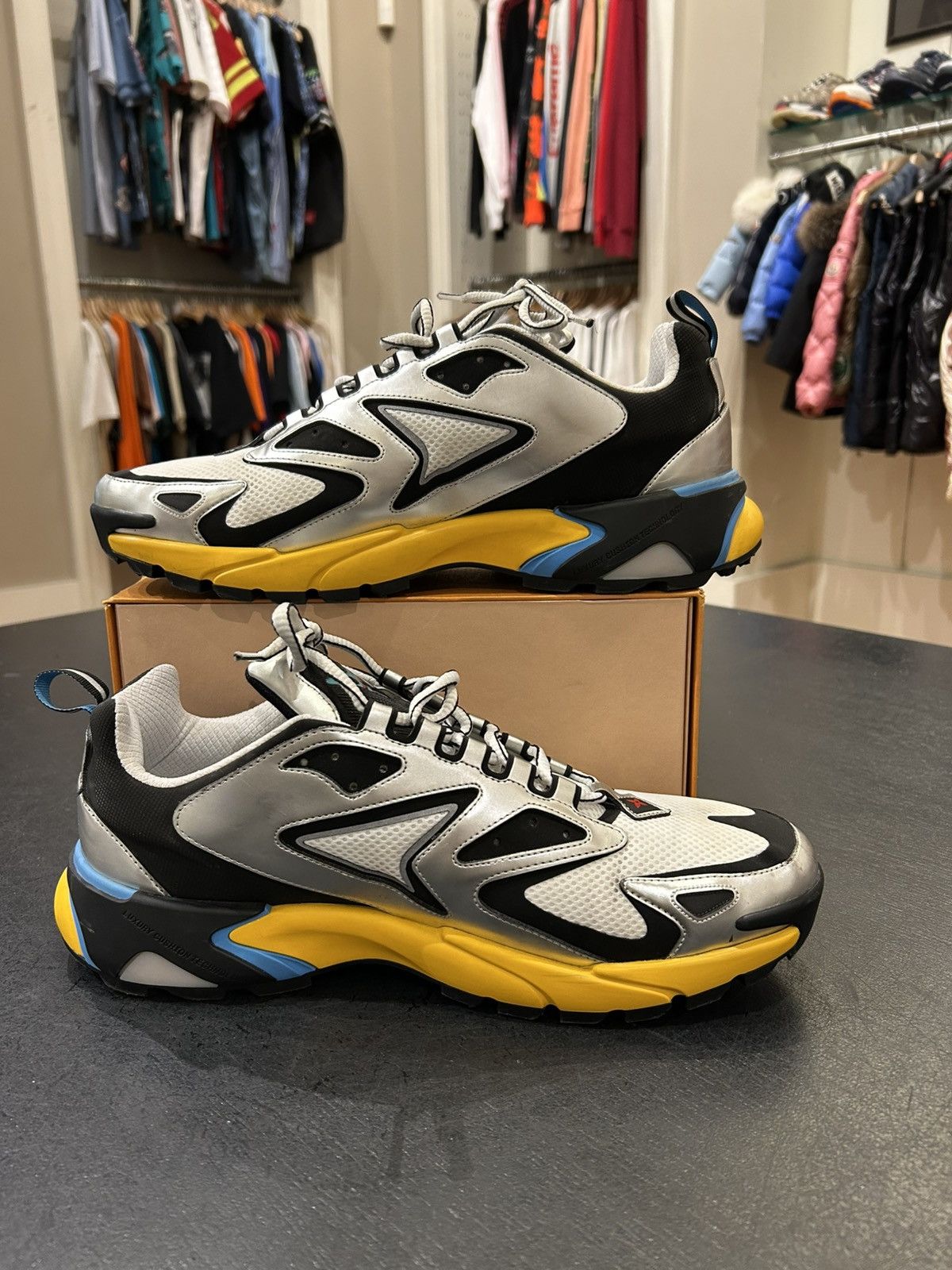 Louis Vuitton Louis Vuitton Runner ‘Tactical Grey’ Size US 10 / EU 43 - 2 Thumbnail