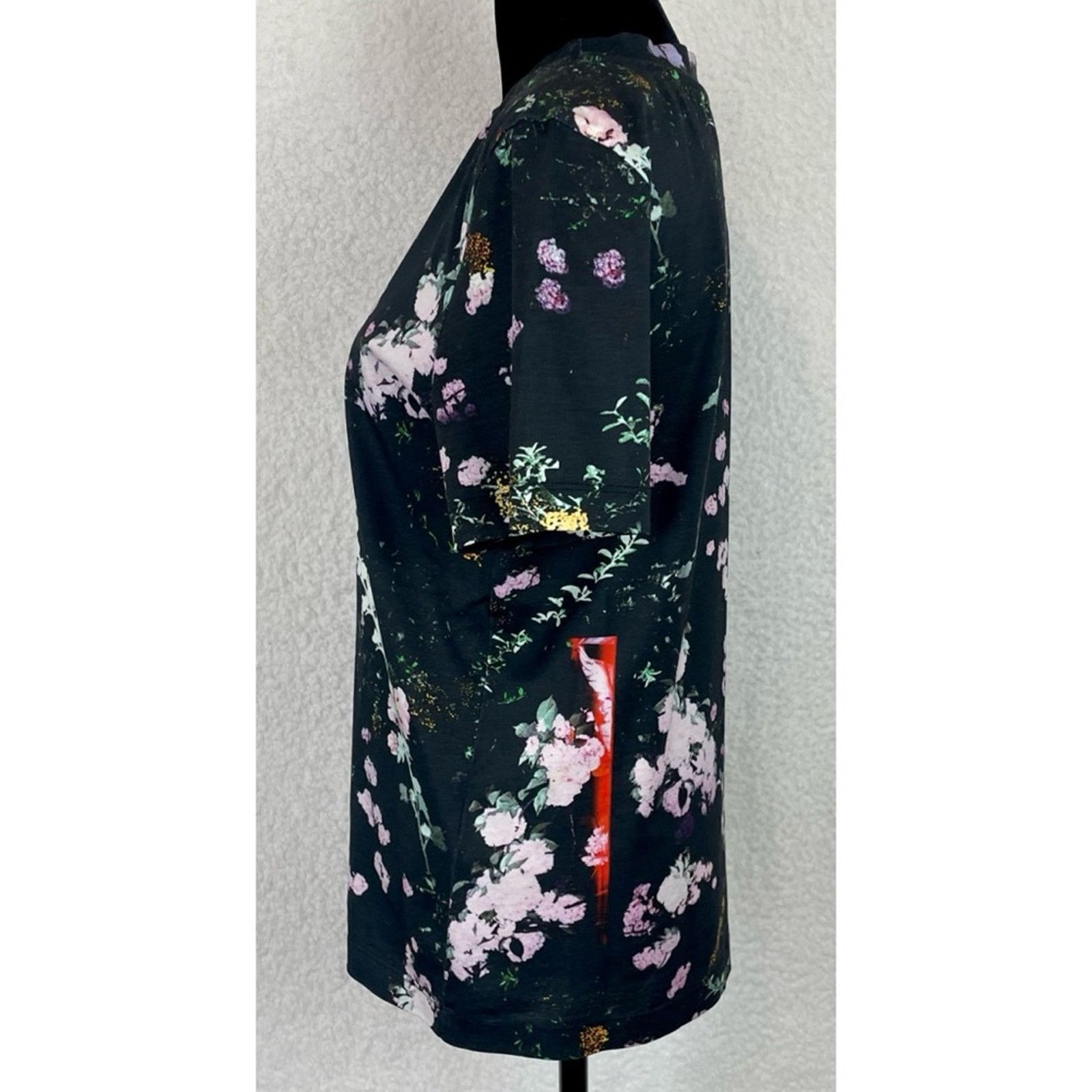 3.1 Phillip Lim 3.1 PHILLIP LIM • Black Floral Crewneck Short Sleeve Tee Size M / US 6-8 / IT 42-44 - 5 Thumbnail