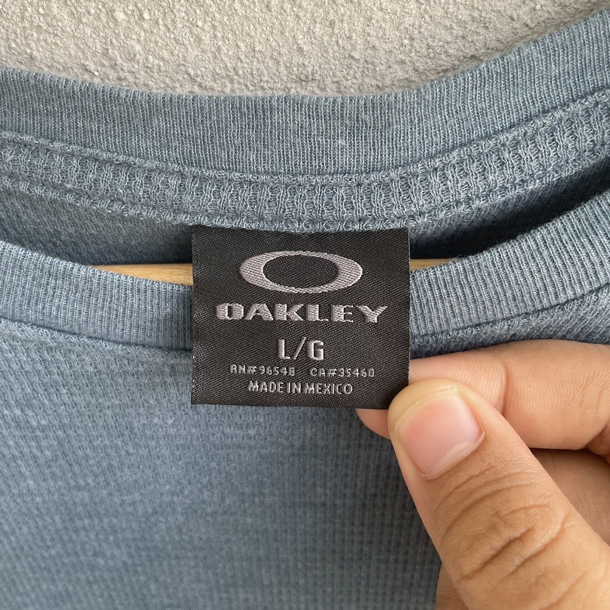 Oakley Vintage Y2K Oakley Thermal Tee Shirt Size US L / EU 52-54 / 3 - 3 Thumbnail