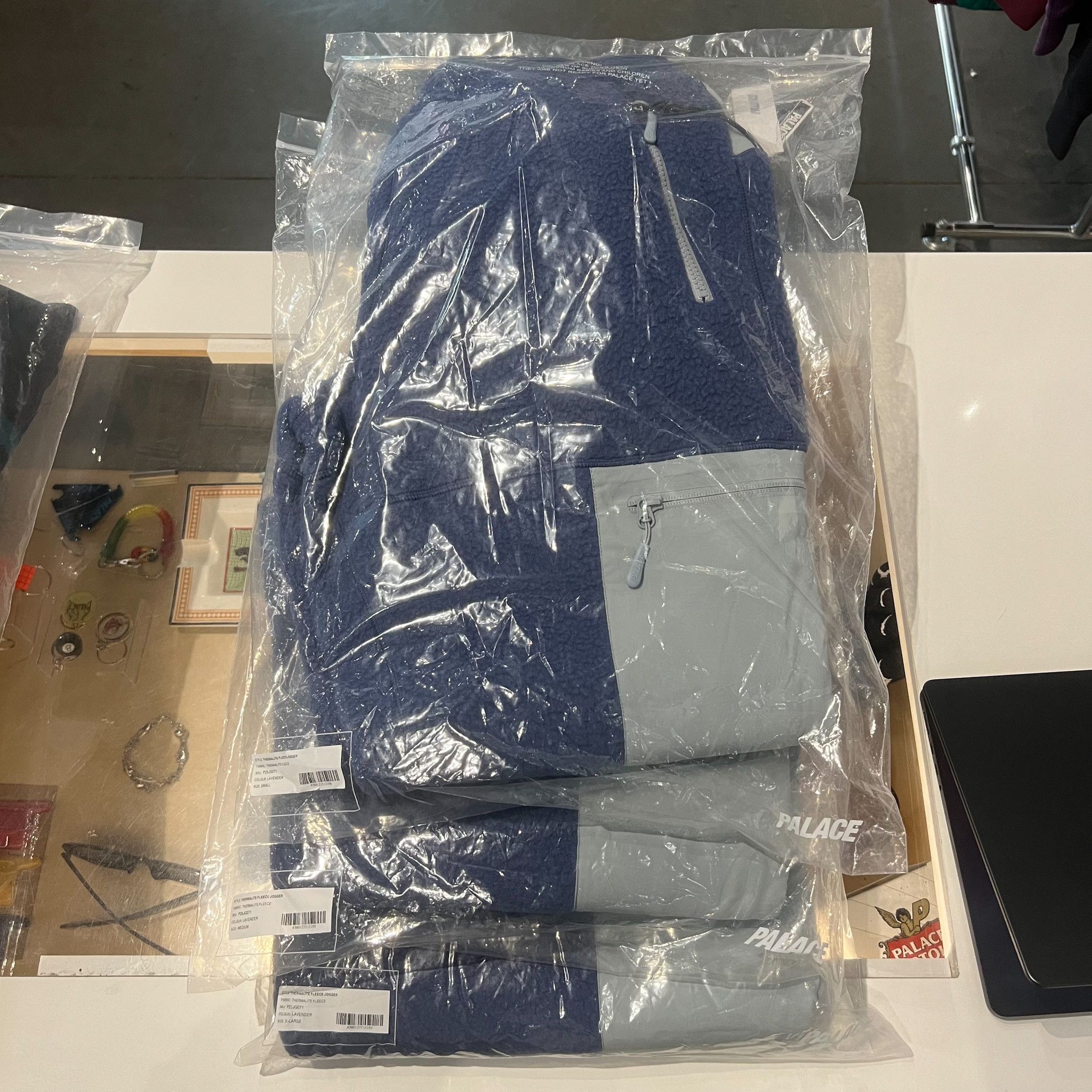 Palace Palace Thermalite Fleece Jogger Lavender • Medium Size US 32 / EU 48 - 4 Thumbnail