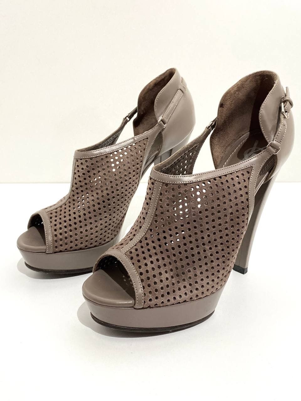 Yves Saint Laurent Yves Saint Laurent Leather Lase Peep Toe Heel Sandals Shoes Size US 7.5 / IT 37.5 - 4 Thumbnail
