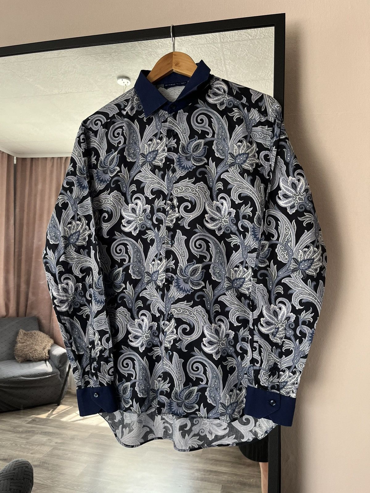 Etro Vintage Etro Shirt Flower Paisley Blue 41 size Longsleeve Size US L / EU 52-54 / 3 - 1 Thumbnail