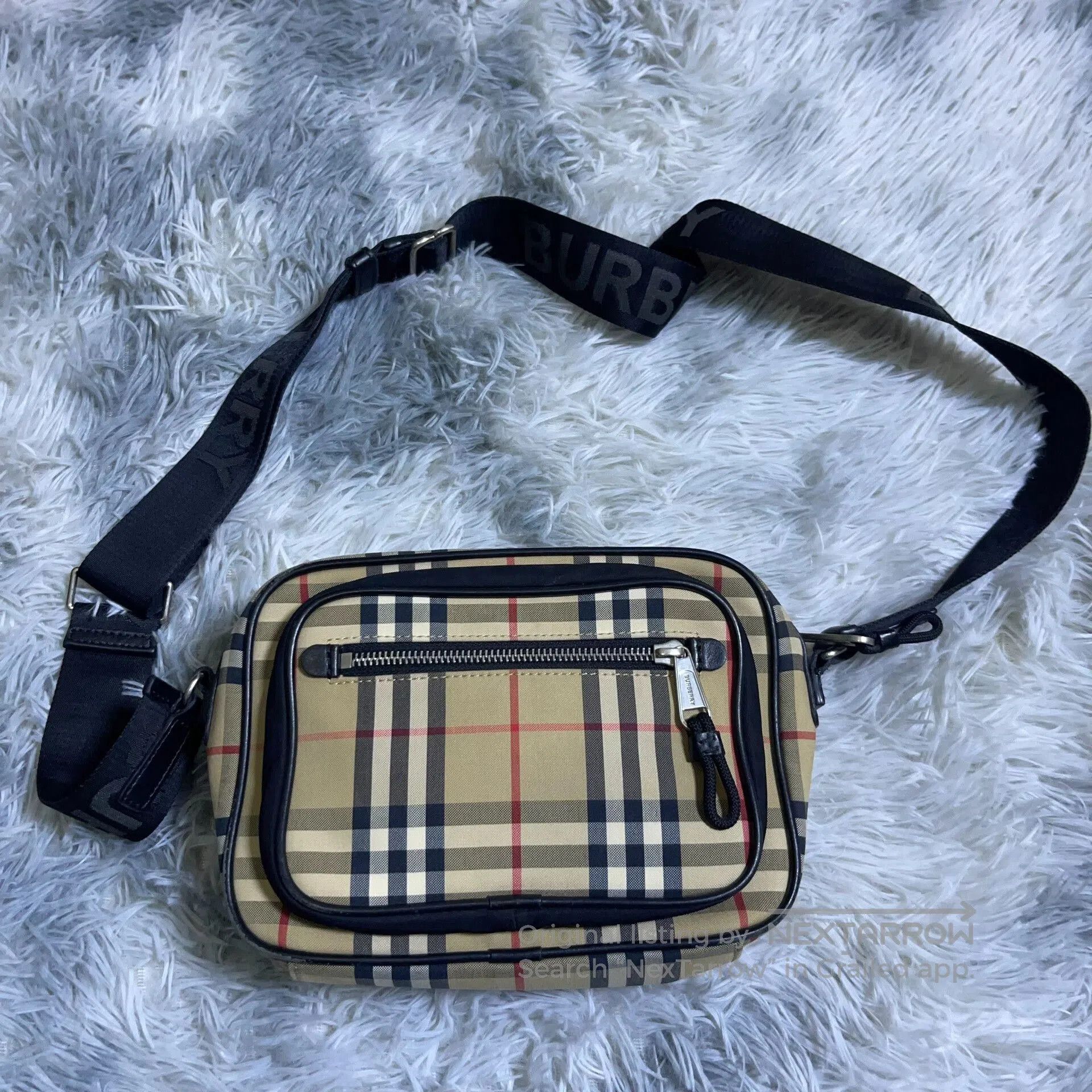 Burberry Burberry Vintage Check Calf Leather Camera Bag. Size ONE SIZE - 1 Thumbnail