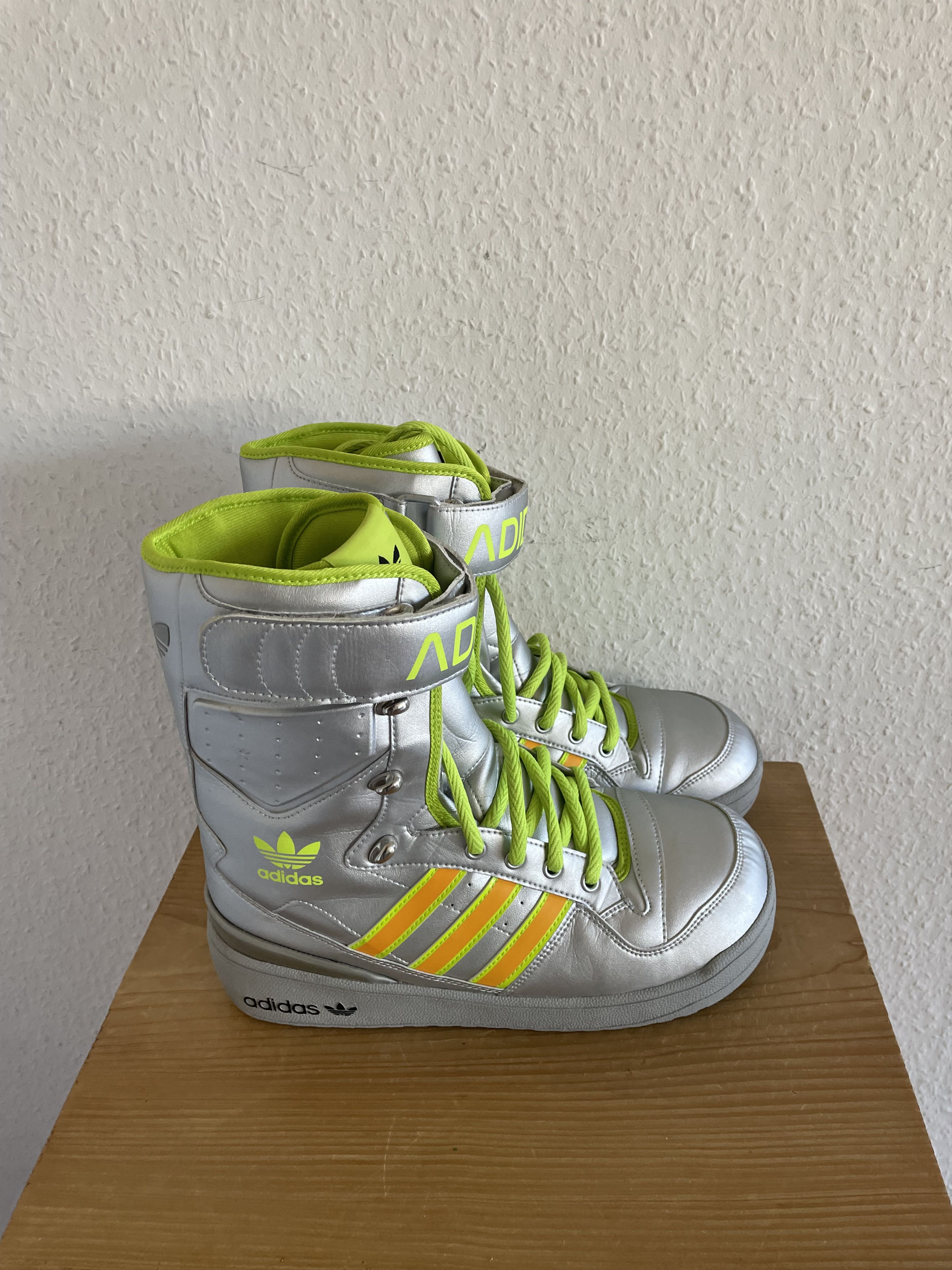 Adidas × Jeremy Scott JS Snow Moon Boot Silver Neon Size US 9.5 / EU 42-43 - 15 Thumbnail