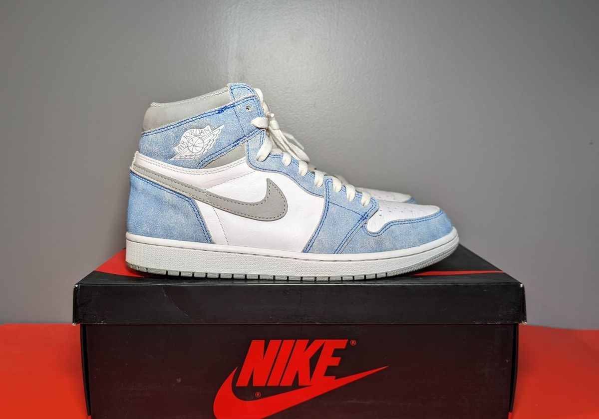 Jordan Brand Size 10 - Jordan 1 Retro OG High Hyper Royal Smoke Grey Size US 10 / EU 43 - 1 Thumbnail