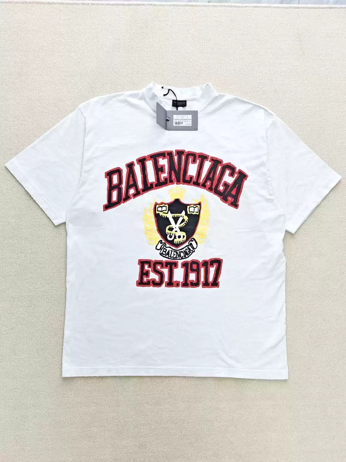 Balenciaga Balenciaga 23SS Scissors Crown Wheat Ear White Red Logo Short sleeved T-shirt Size US M / EU 48-50 / 2 - 1 Thumbnail