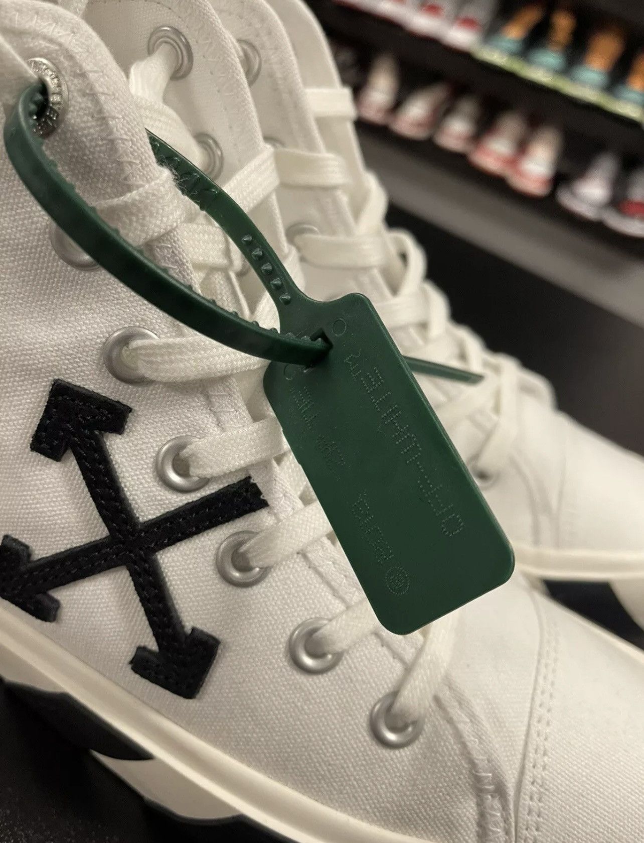 Off-White Size 41 - Off-White Vulcanized Mid-Top Sneakers White Men’s Size US 8 / EU 41 - 6 Thumbnail
