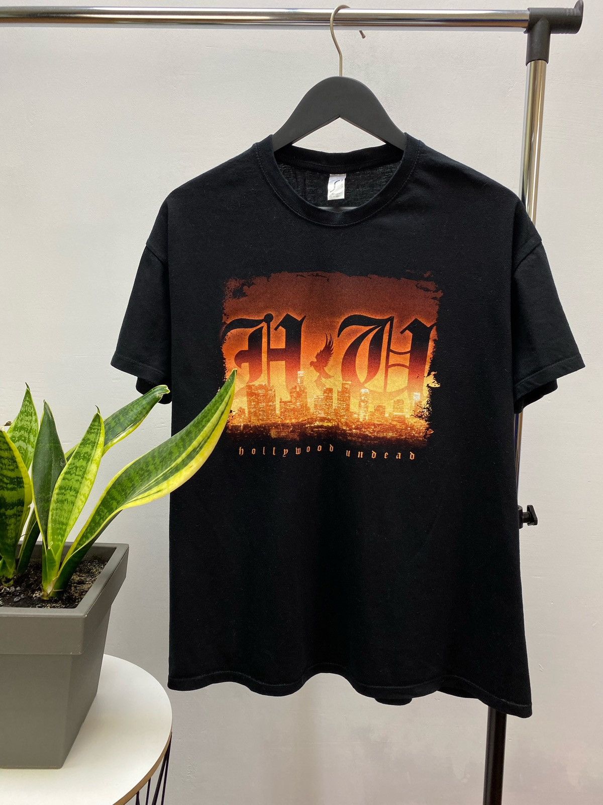 Band Tees × Vintage VINTAGE Y2K HOLLYWOOD UNDEAD TEE Size US L / EU 52-54 / 3 - 1 Thumbnail