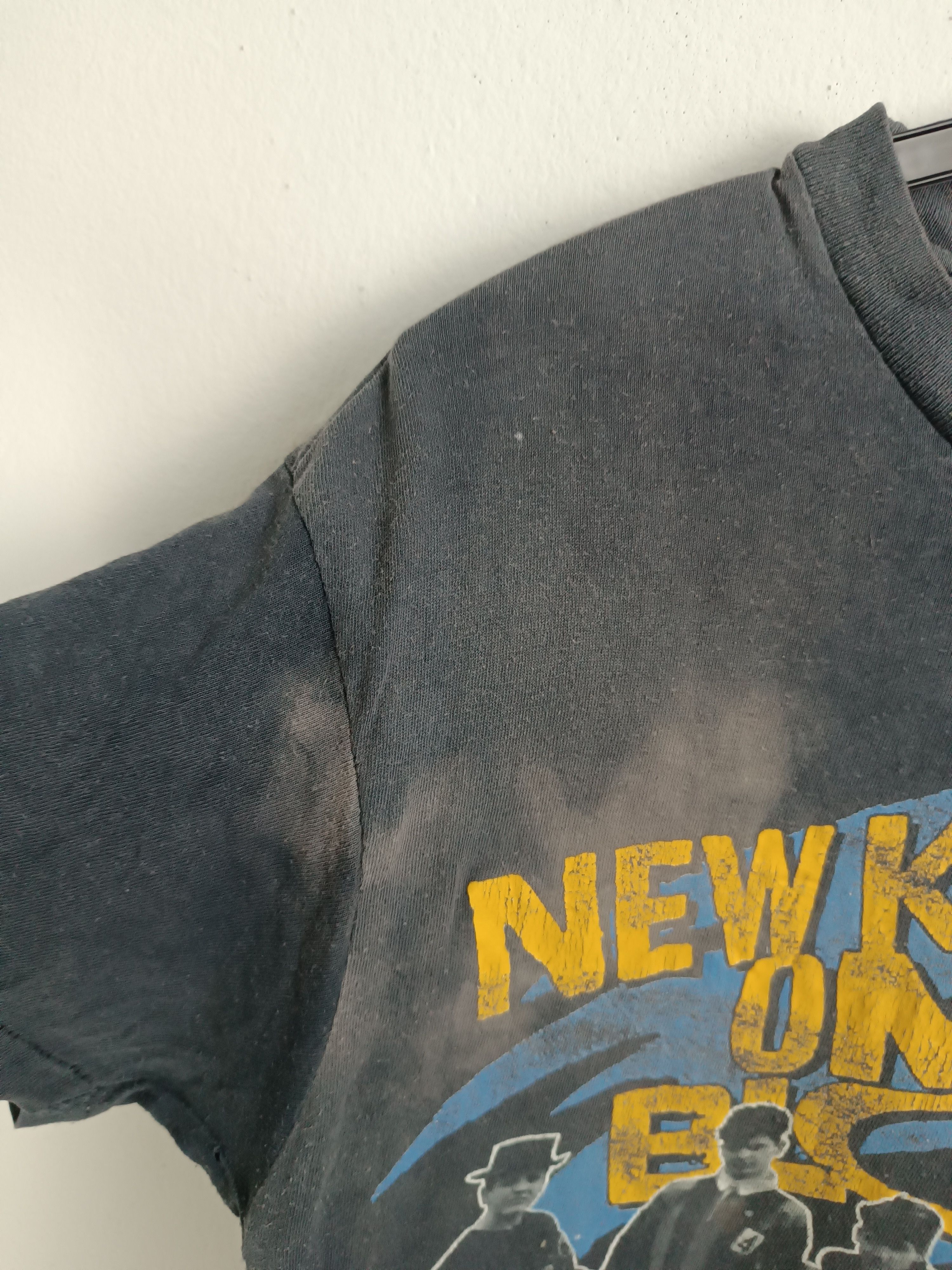 Vintage THRASHED FADED VINTAGE 80s NEW KIDS ON THE BLOCK VERY RARE Size US S / EU 44-46 / 1 - 7 Thumbnail