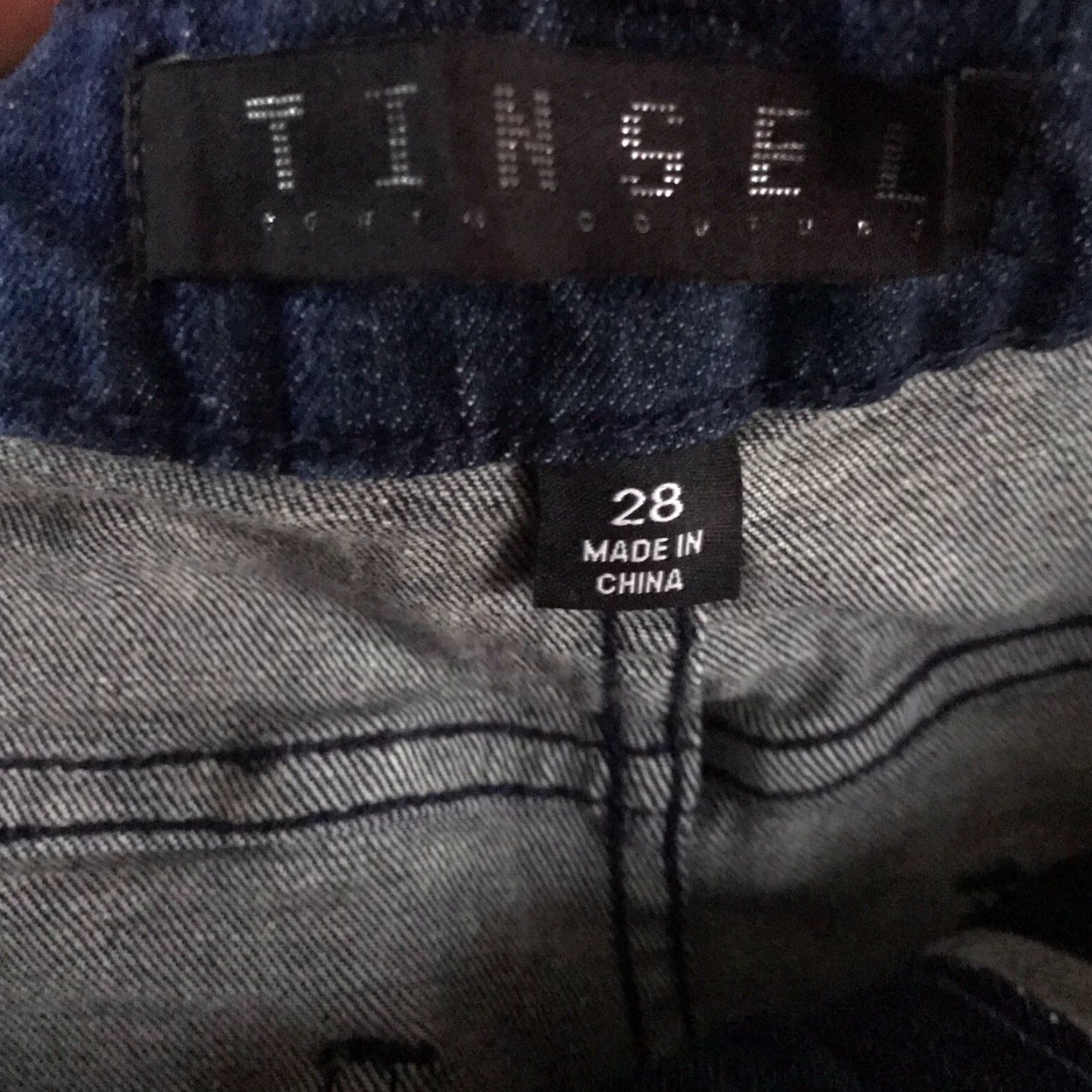 Denime Tinsel Jeans Shorts Womens Dark Wash Blue Denim Cuffed 28 Stretch Mid Rise 3 Inseam Regular Womens Jeans Shorts Size 28" / US 6 / IT 42 - 4 Thumbnail