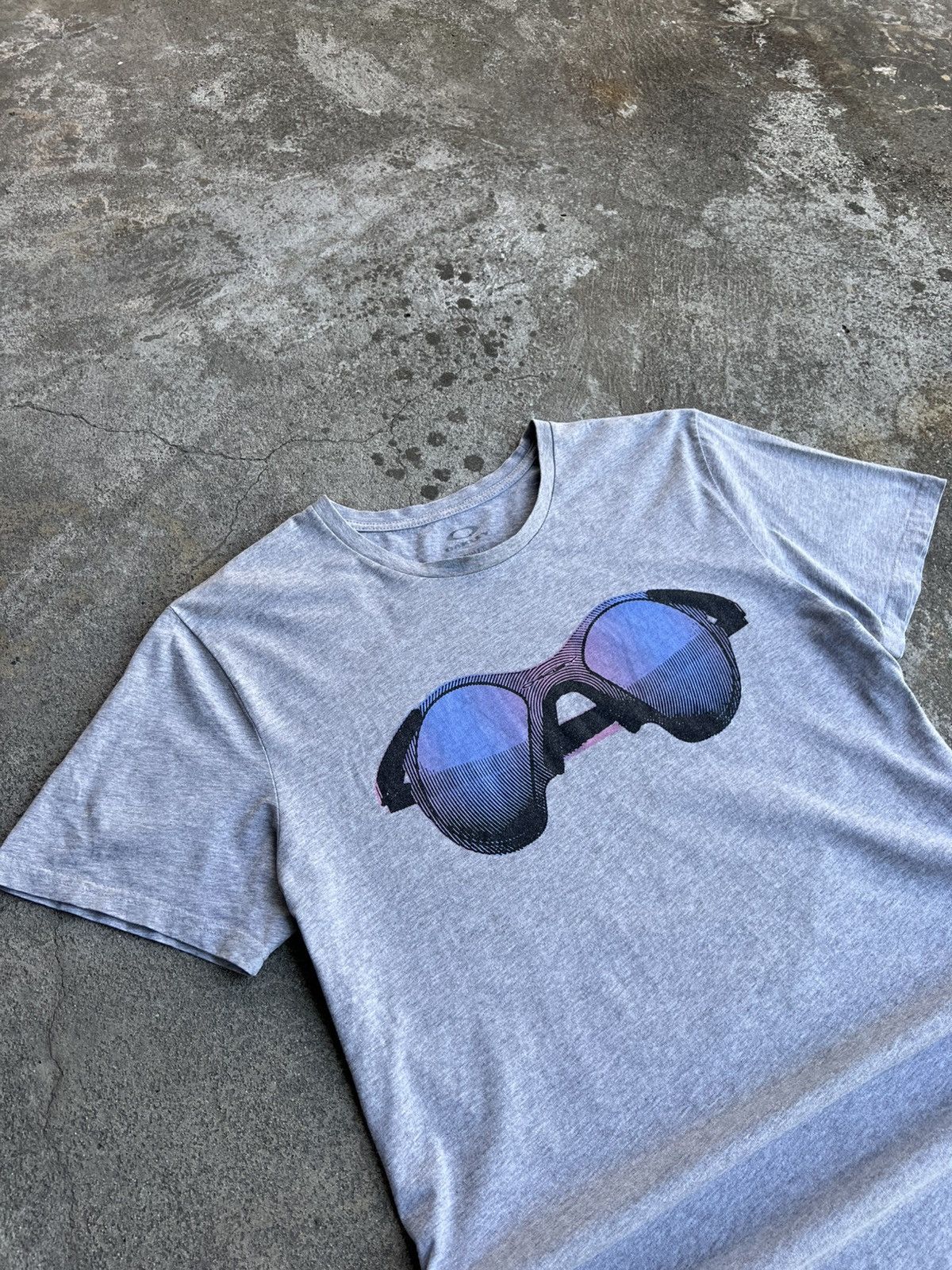 Oakley Crazy Vintage Oakley Big Logo T-shirt sunglasses Mars Print Size US XL / EU 56 / 4 - 7 Thumbnail
