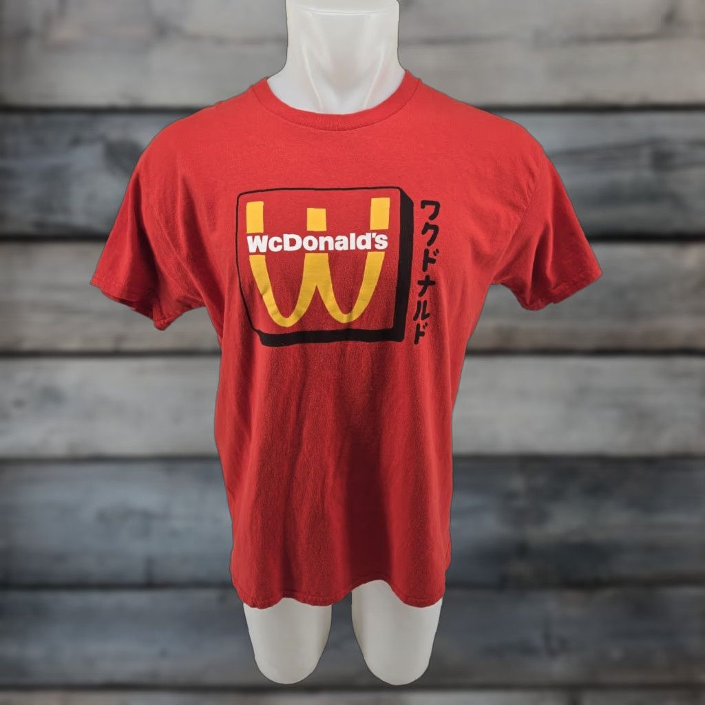Gildan VINTAGE WCDonalds Shirt Mens LARGE Red Anime Crew Member Japanese Graphic Tee Size US L / EU 52-54 / 3 - 1 Thumbnail