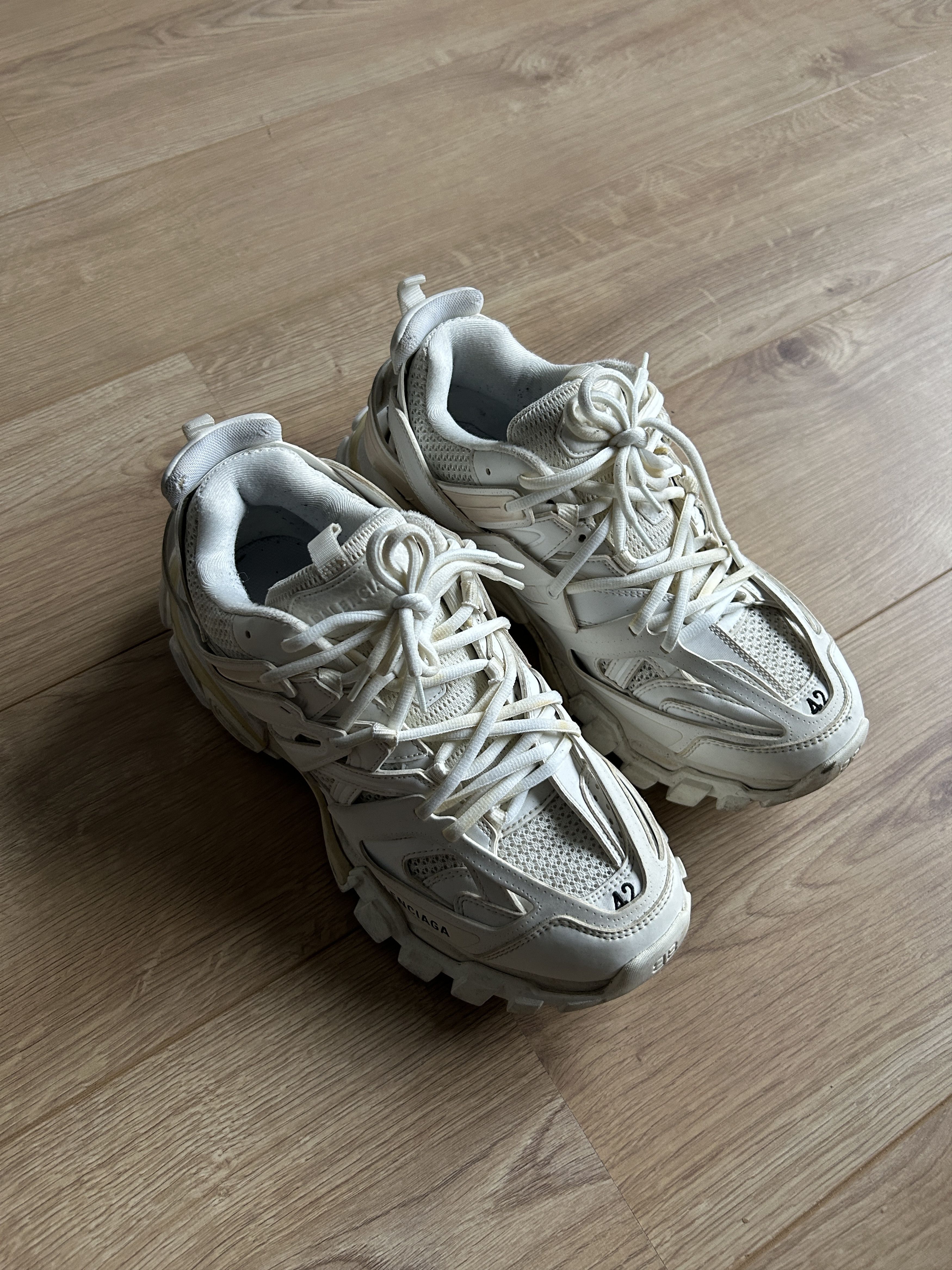 Balenciaga Track Worn Out Sneaker US9 / EU42