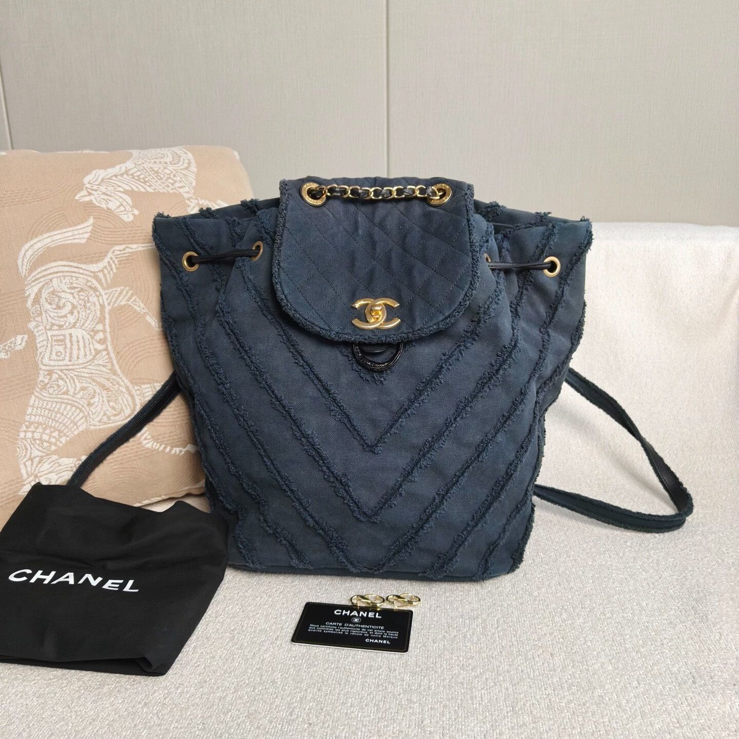 Chanel Pre-loved Bag Very good condition Size ONE SIZE - 1 Thumbnail
