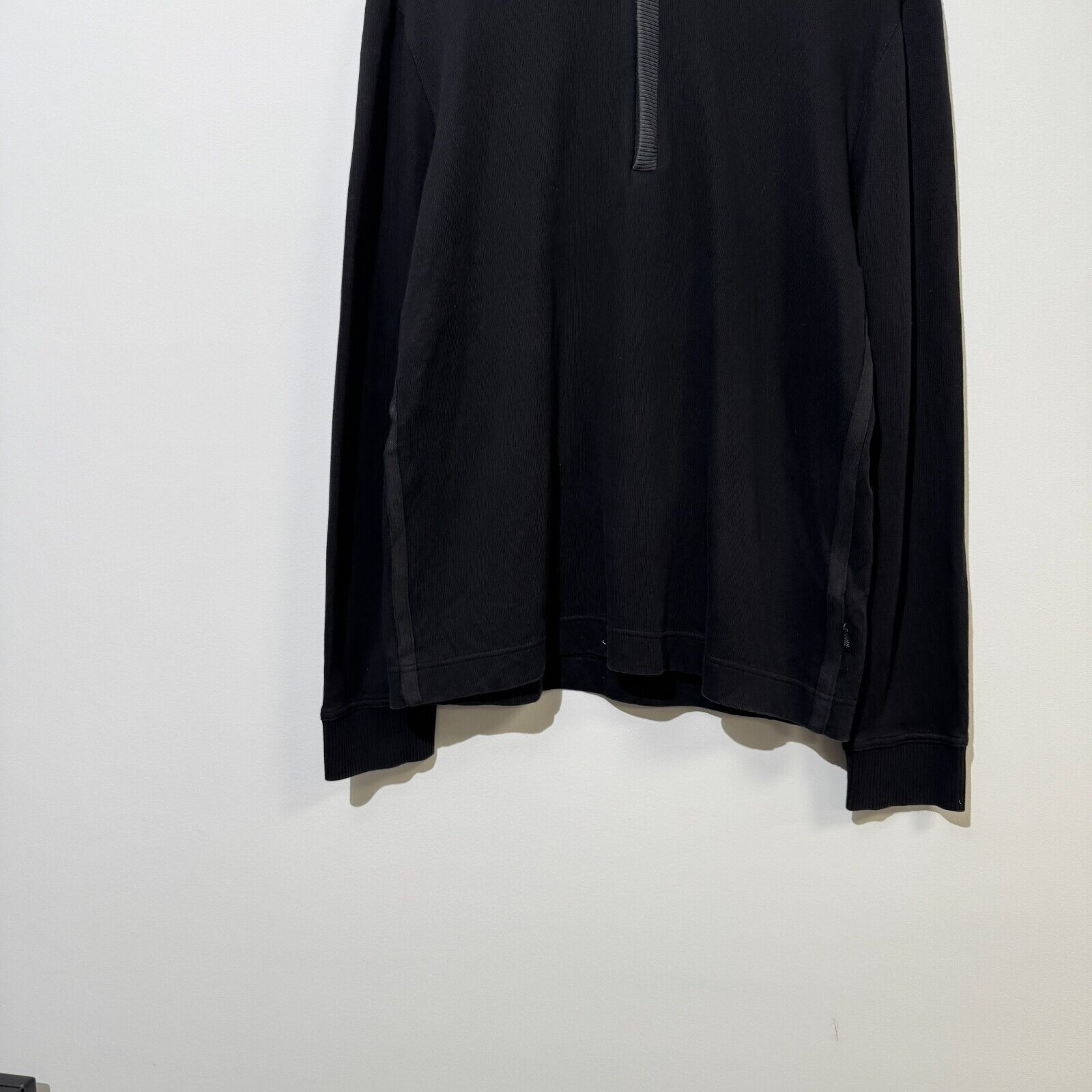 Hugo Boss × Vintage Vintage Hugo Boss Unisex Black Halfzip Sweatshirt Size L Size US L / EU 52-54 / 3 - 4 Thumbnail