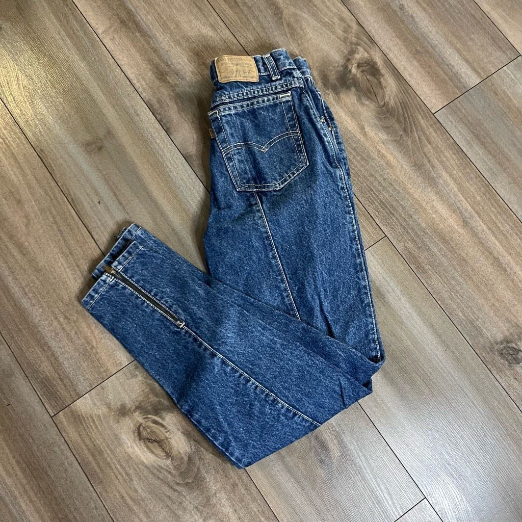 Levi's Vintage Levis Brown Tab Tapered Zipped Women 7 Size 24" / US 00 / IT 34 - 1 Thumbnail