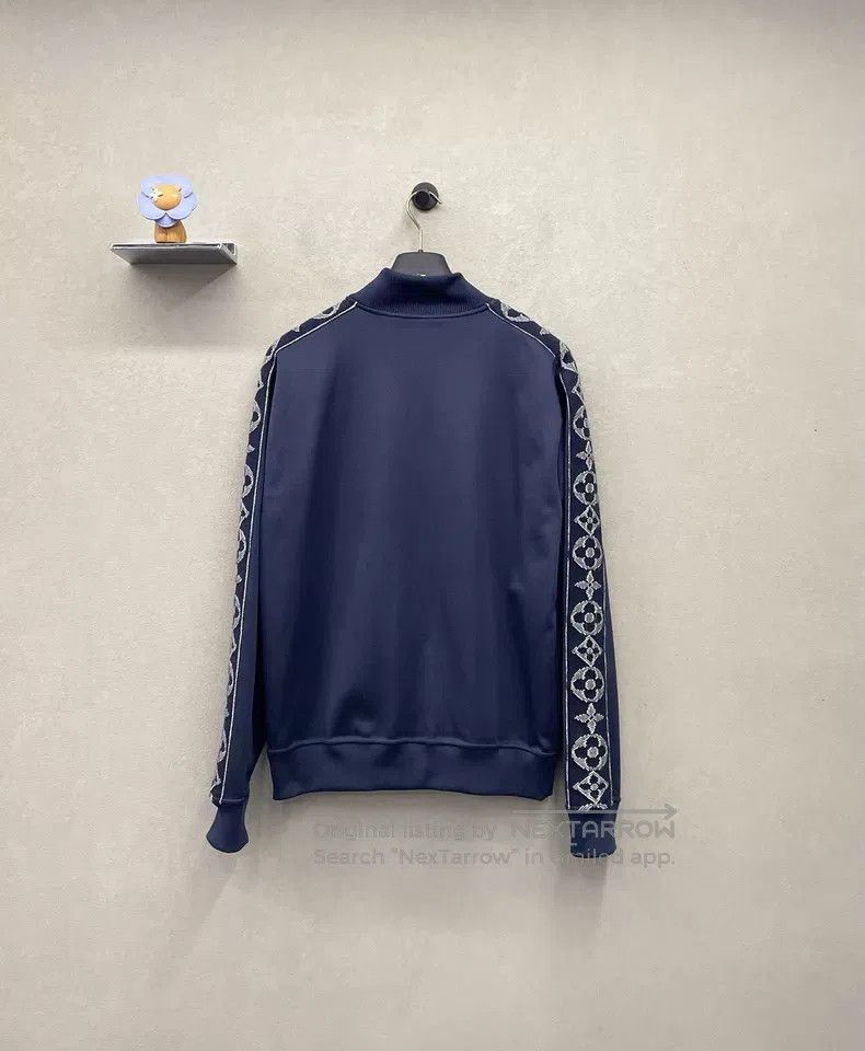 Louis Vuitton Louis Vuitton Navy blue monogrammed zip jacket Size US L / EU 52-54 / 3 - 2 Thumbnail