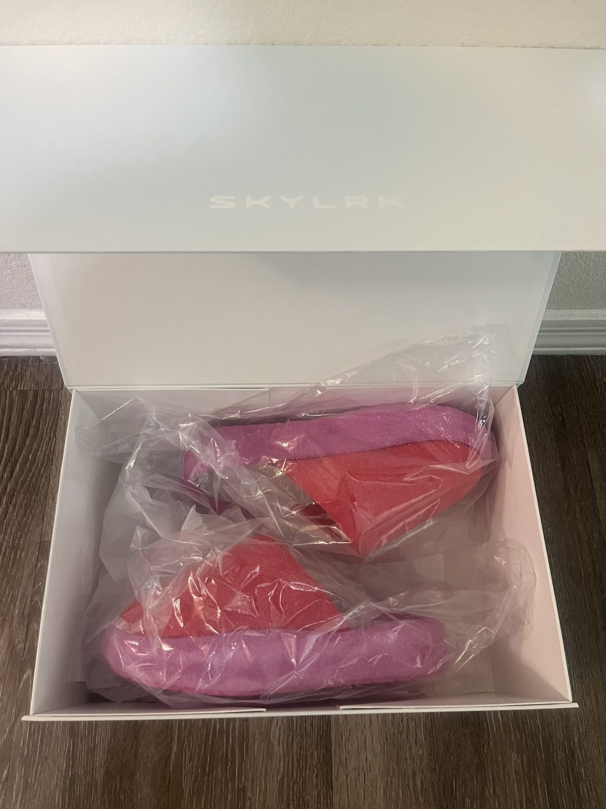 SKYLRK Skylrk Rest slides “Juice” colorway Size US 10 / EU 43 - 5 Thumbnail