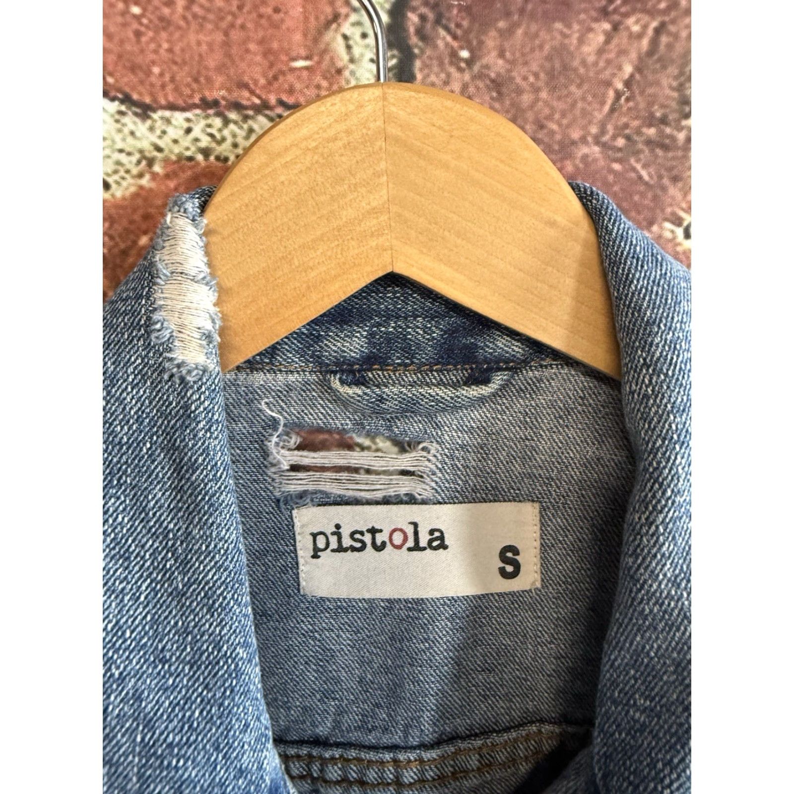 Pistola Pistola Womens Blue Denim Jacket Size Small Button Up Distressed Jacket Women's Small Denim Pistola Blue Button Up Distressed 90s Size S / US 4 / IT 40 - 3 Thumbnail
