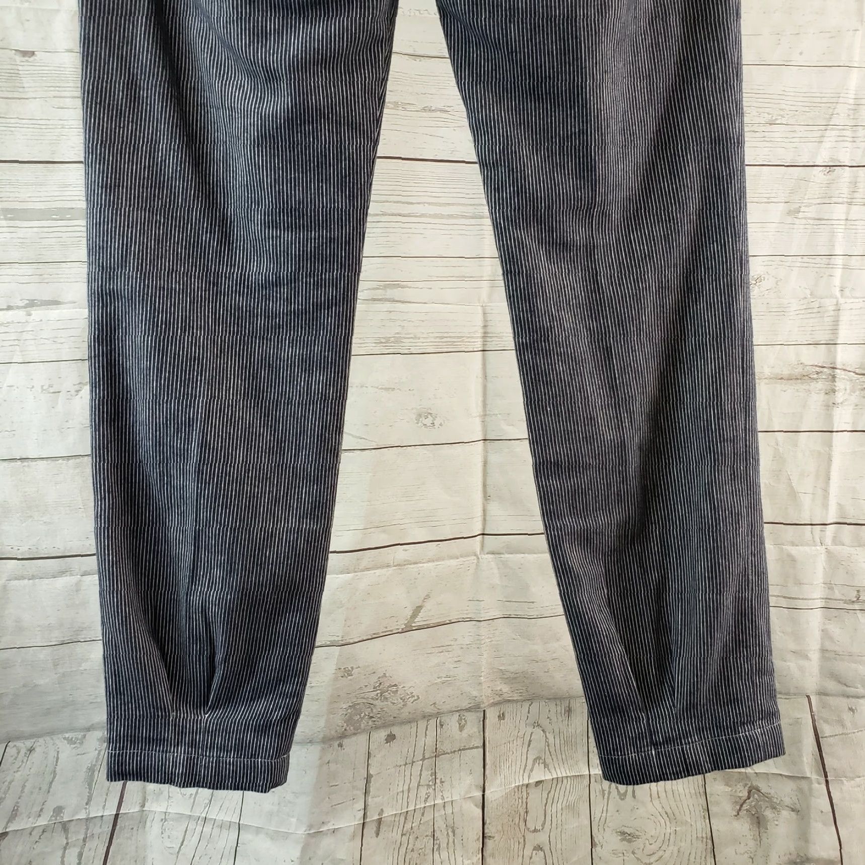 Vince Vince Womens Pants Sz 6 Blue White Striped Pleated Front Mid Rose Cotton Pants Mens? Size 28" / US 6 / IT 42 - 3 Thumbnail