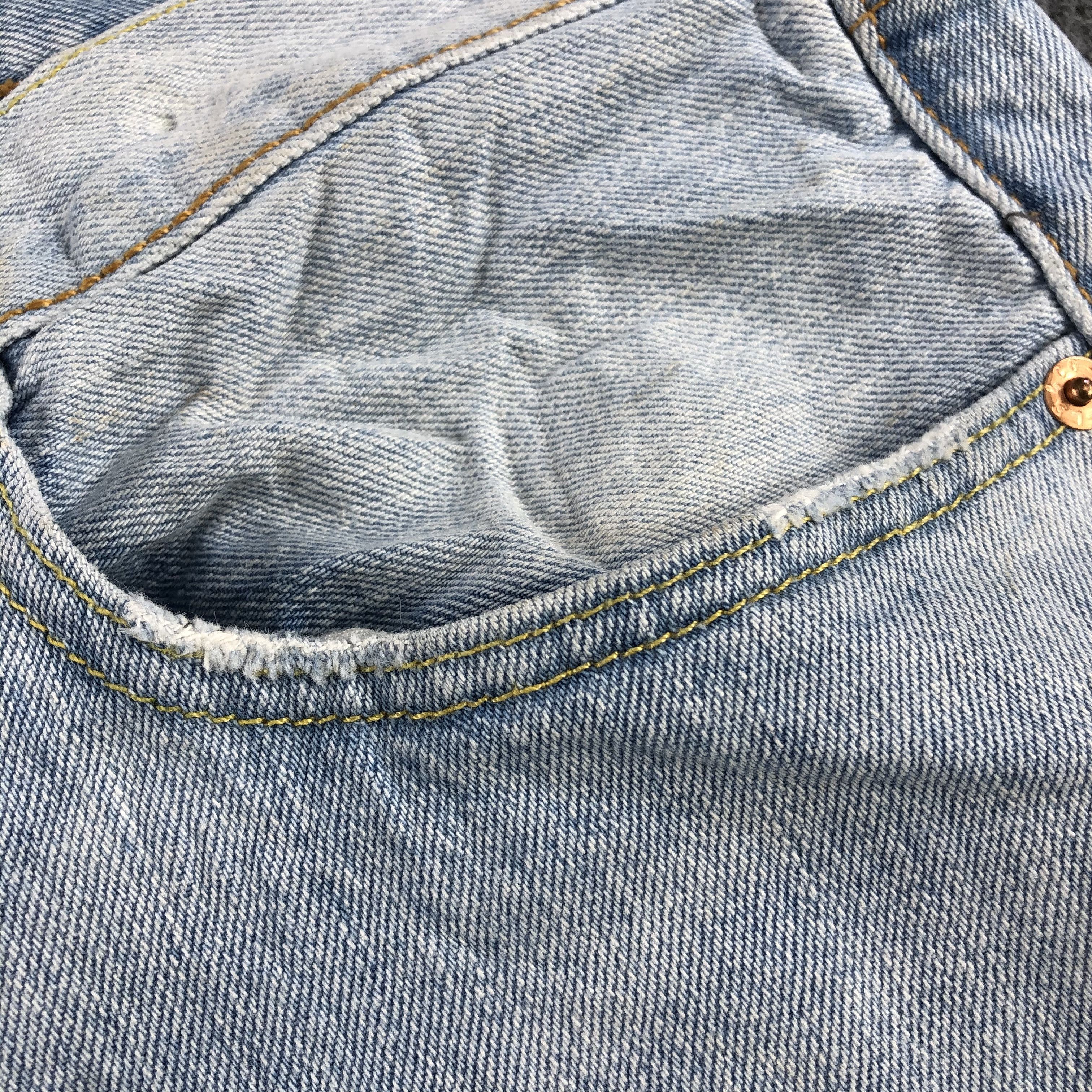 Levi's Vintage Light Wash Levis 501 Jeans-J2122 Size US 39 - 13 Thumbnail