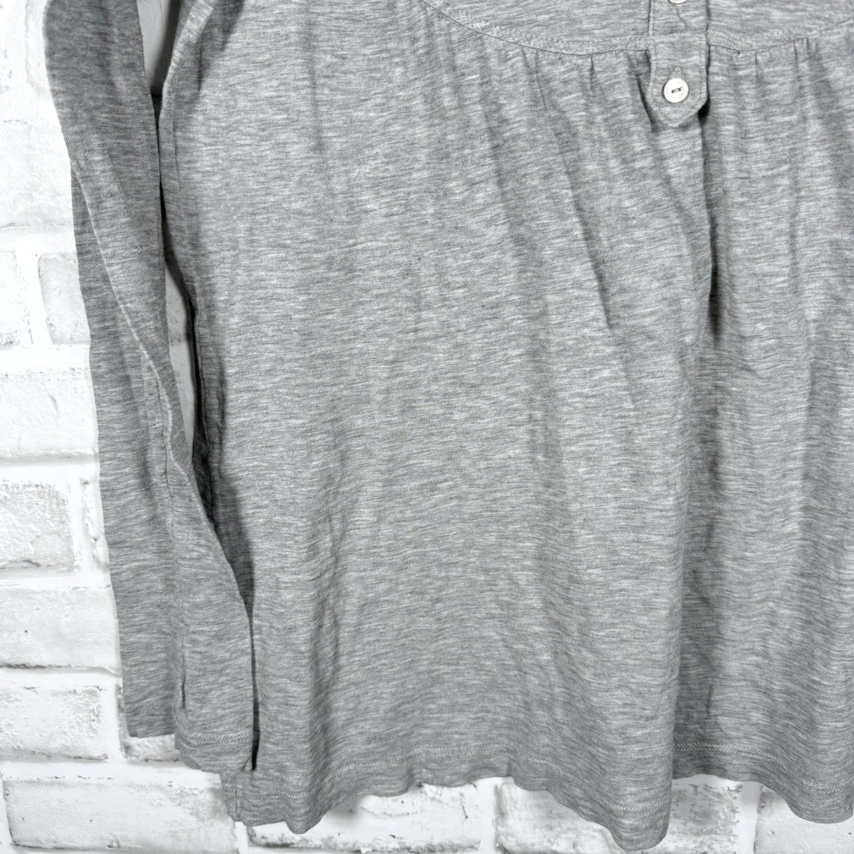 Vince Vince Gray Half Button Pullover Shirt Womens M Blouse Button Pullover Shirt Gray Women M Vince Size M / US 6-8 / IT 42-44 - 3 Thumbnail