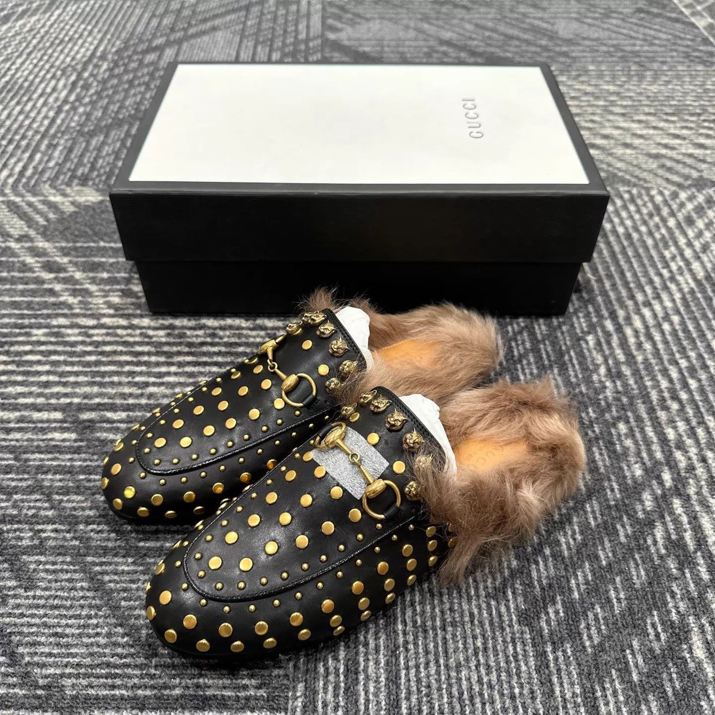 Gucci Gucci Studded Fur Slides 37.5 Size US 7 / IT 37 - 1 Thumbnail