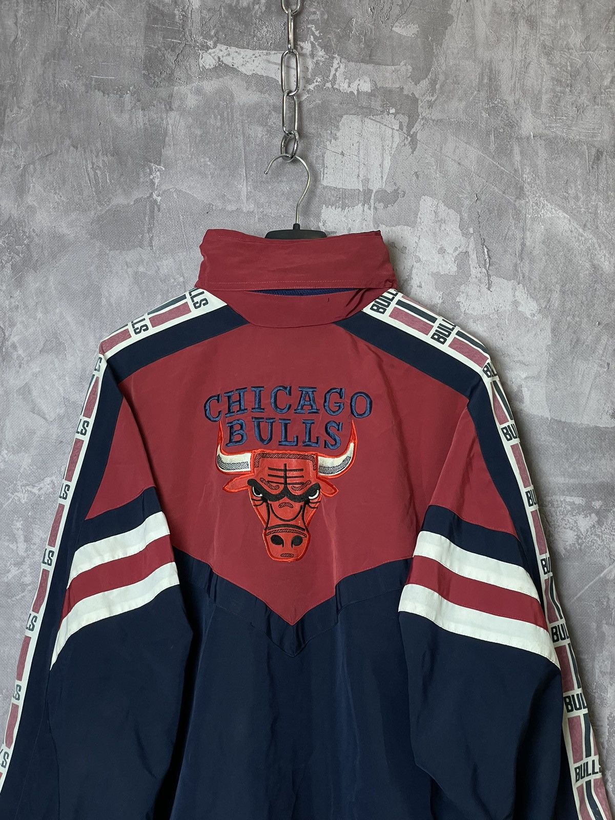 NBA × Vintage Vintage Chicago Bulls NBA Jacket like Lakers Hornets Bills Size US L / EU 52-54 / 3 - 3 Thumbnail
