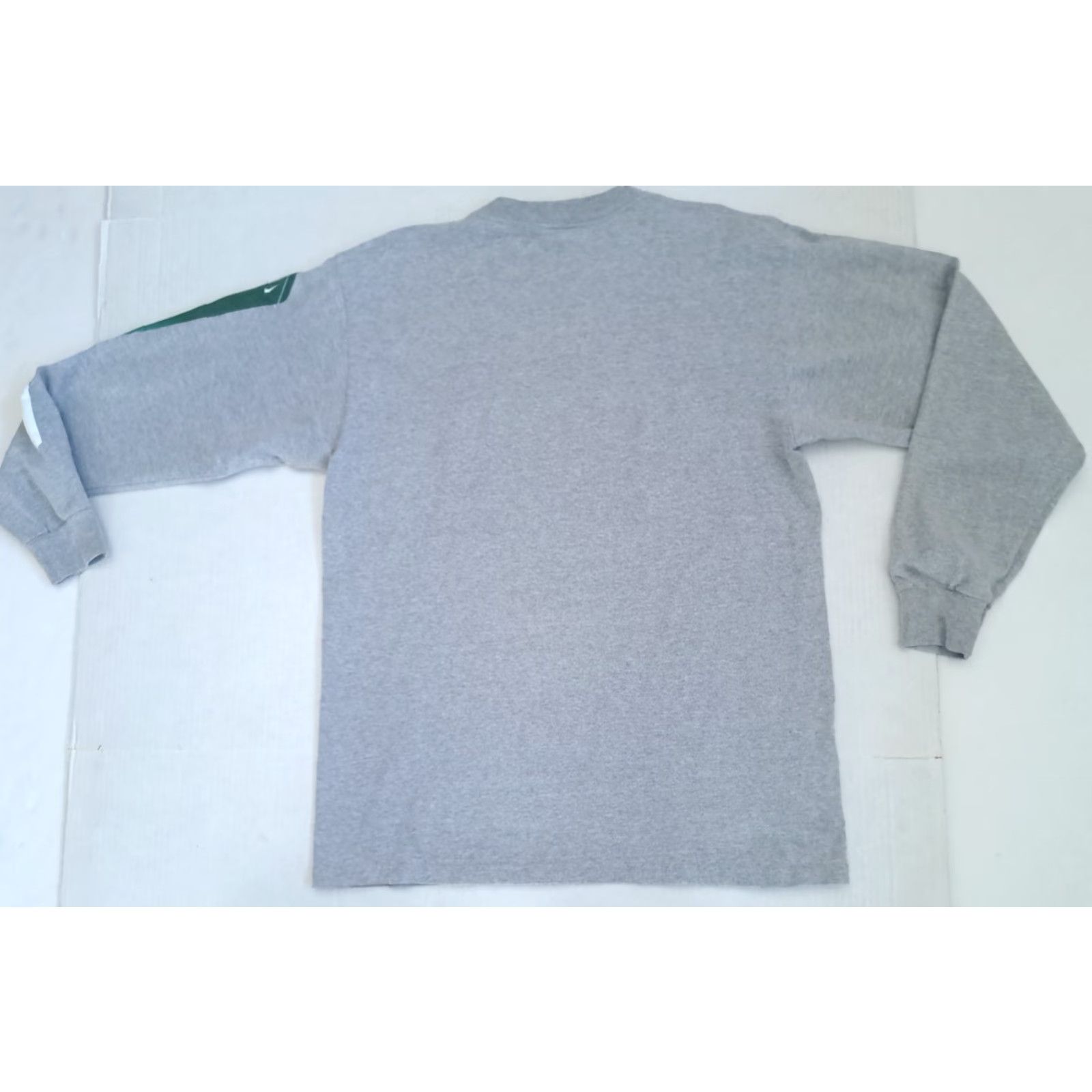 Nike VINTAGE Nike Michigan State U. Long Sleeve T-Shirt 90s Printed Spartans Crew Neck M Gray Unisex Adults Mens Womens Size US M / EU 48-50 / 2 - 6 Thumbnail