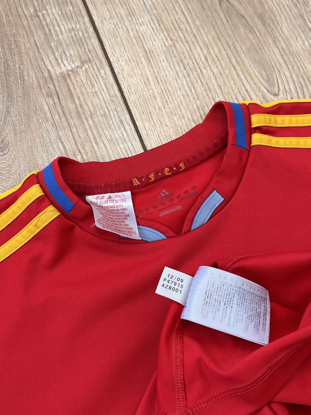 Adidas Adidas Spain Soccer Jersey 2010 Home Boys M Size US M / EU 48-50 / 2 - 6 Thumbnail
