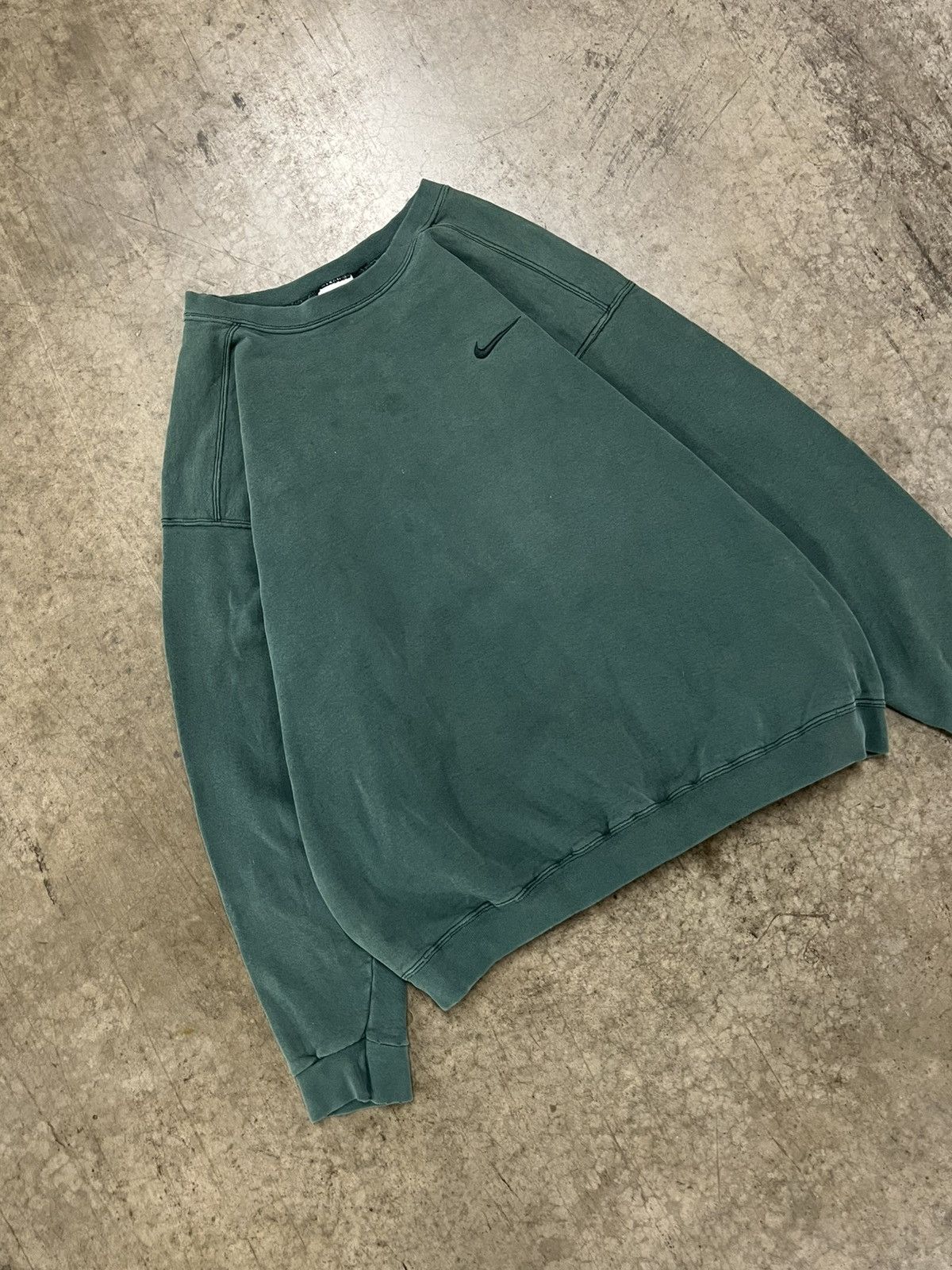 Nike Nike vintage 90s rare teal boxy fit crewneck hype rare Size US L / EU 52-54 / 3 - 1 Thumbnail