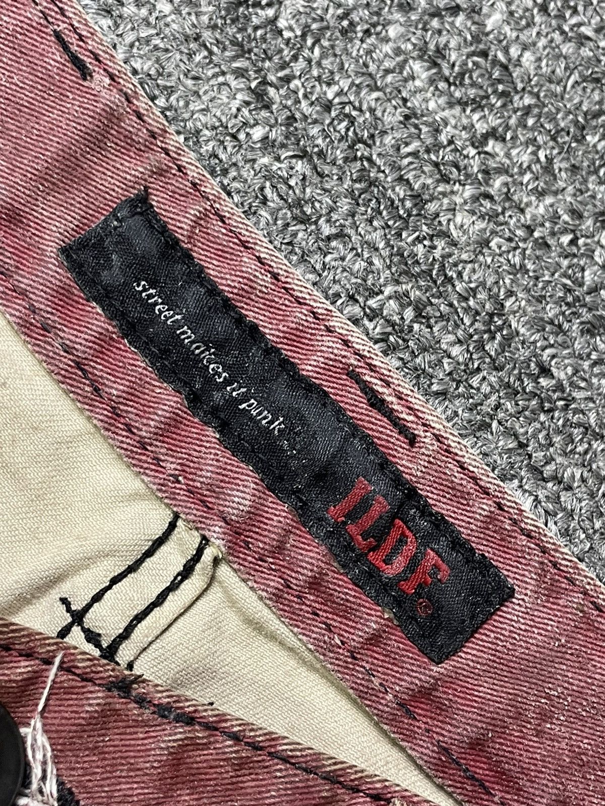 Vintage Vintage ILDF Distressed Denim Slim Jeans (92) Size US 33 - 13 Thumbnail