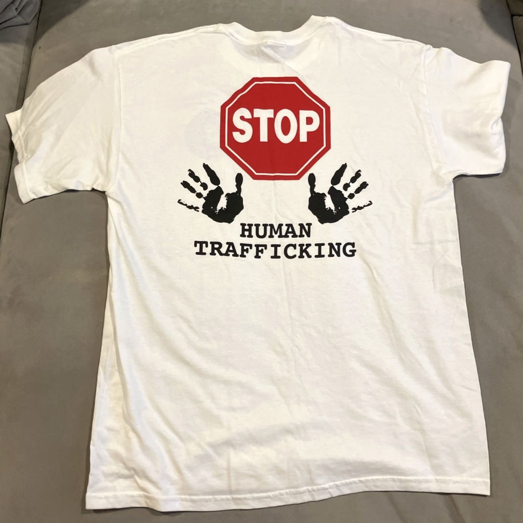 Gildan VINTAGE Amnesty International Stop Human Trafficking T Shirt Large NWOT Size US L / EU 52-54 / 3 - 4 Thumbnail