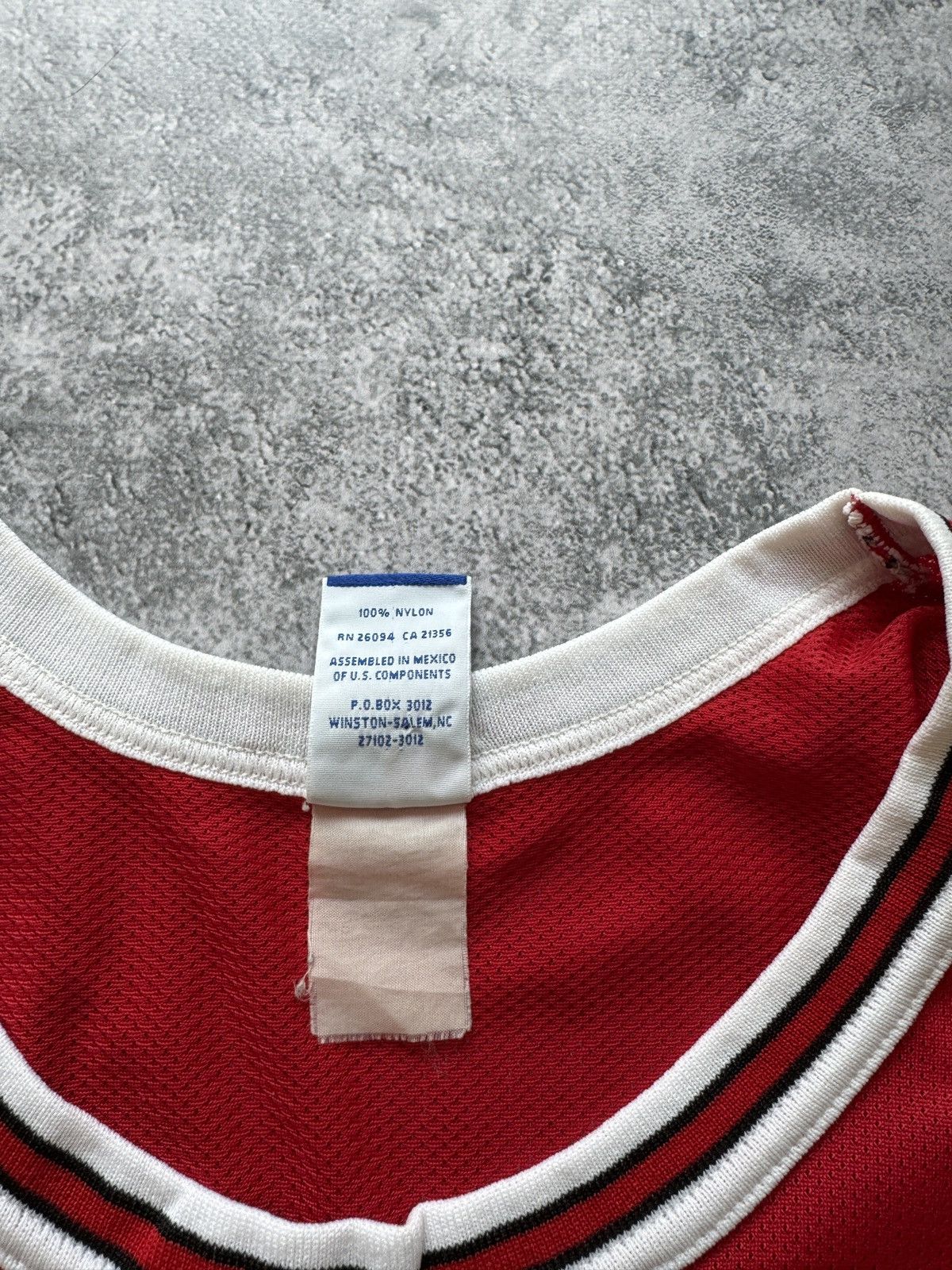 Champion × Vintage Vintage Scottie Pippen #33 Chicago Bulls Champion Jersey Size US M / EU 48-50 / 2 - 7 Thumbnail
