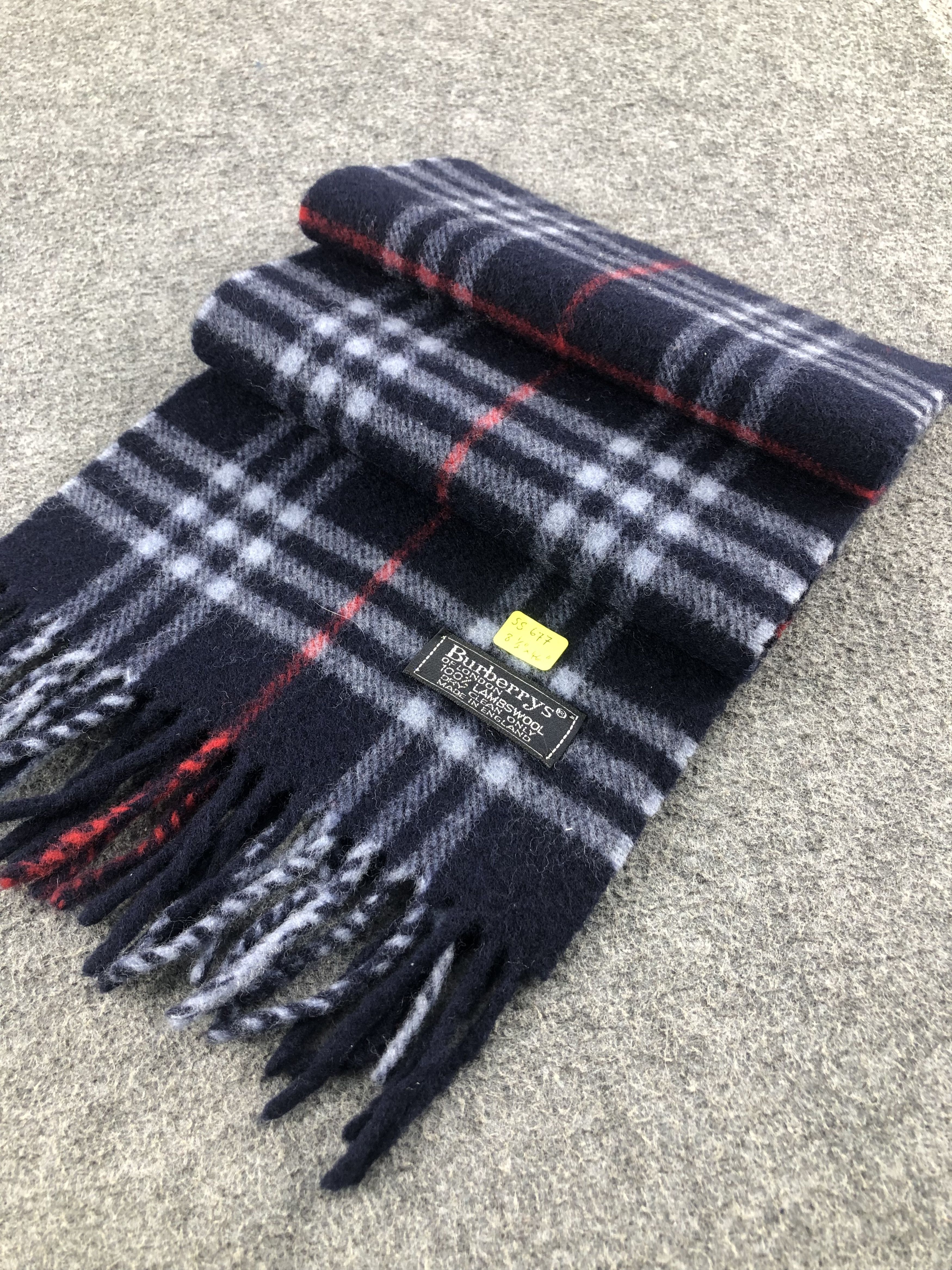 Burberry Burberry Nova Check Scarf / Muffler / Neckwear Size ONE SIZE - 3 Thumbnail