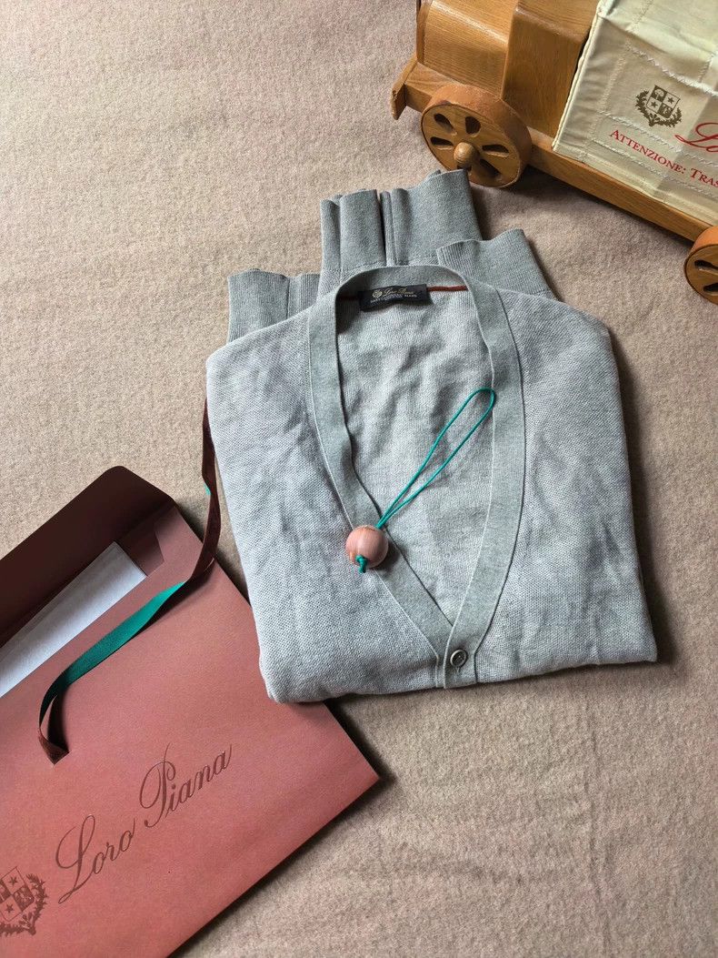 Loro Piana LORO PIANA A baby cashmere cardigan Size US L / EU 52-54 / 3 - 1 Thumbnail