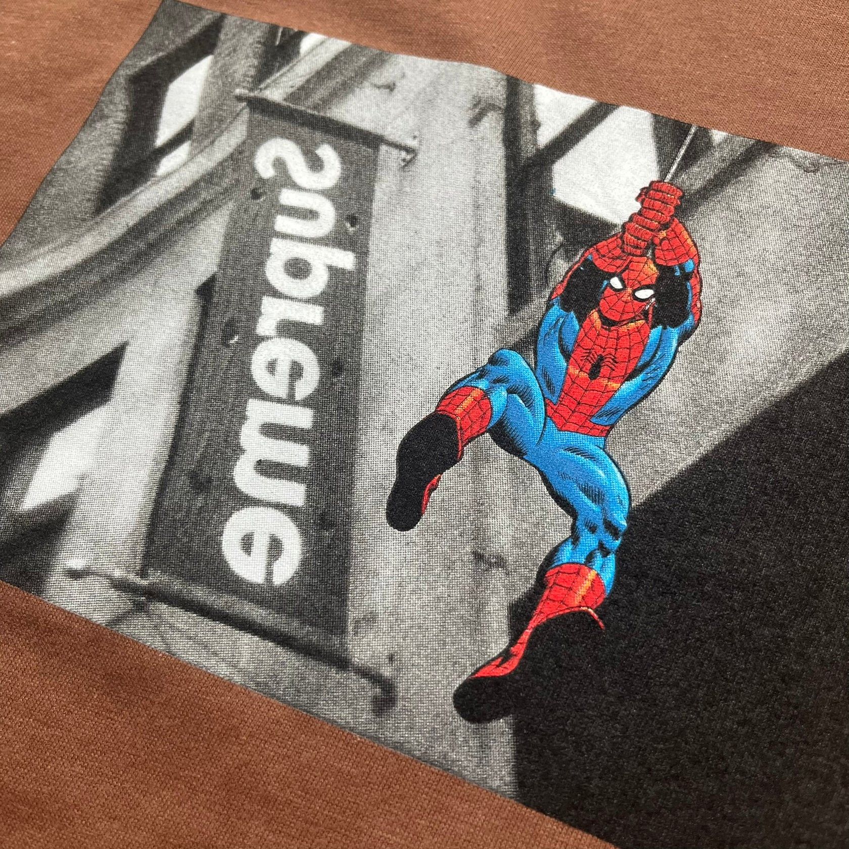 Supreme Supreme x Spider-Man SS26 Brown Tee Size US L / EU 52-54 / 3 - 3 Thumbnail