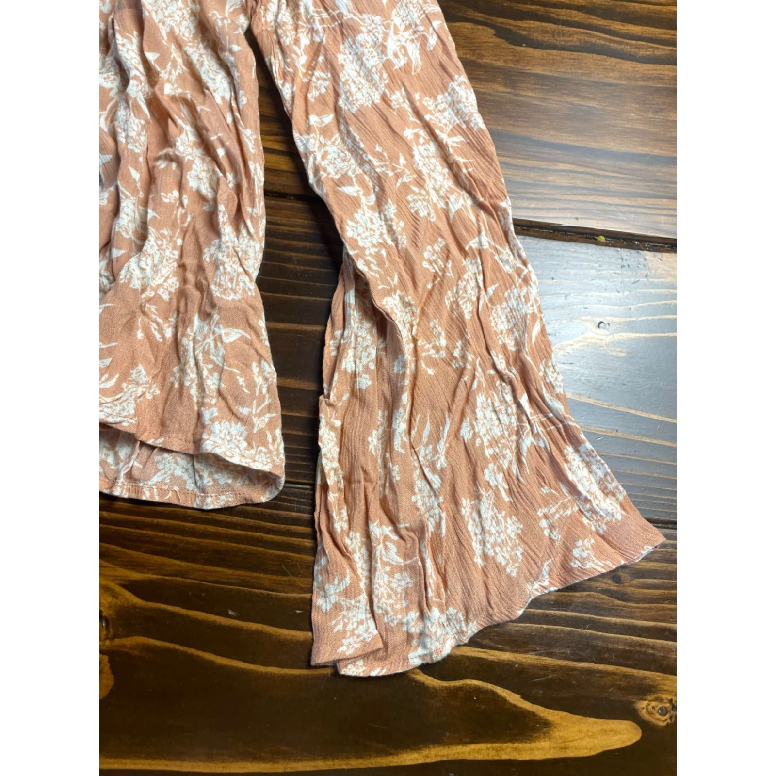 O'Neill O'Neill Shirt Women's Small Pink White Floral Peasant Bell Sleeve Shirt Womens Small Pink Floral Peasant Bell Sleeve Viscose Casual Size S / US 4 / IT 40 - 6 Thumbnail