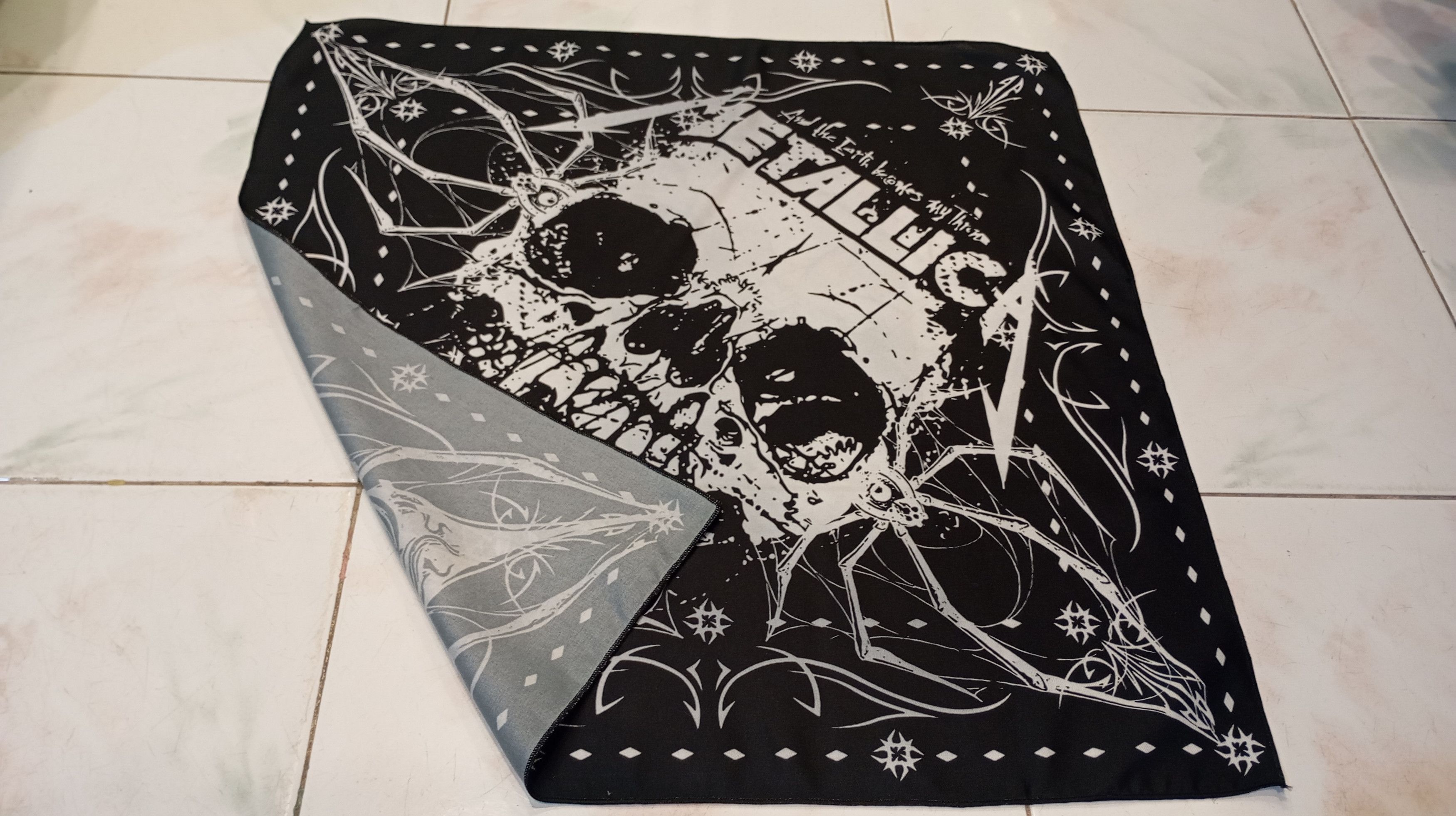 Band Tees Skulls Bandana Handkerchief Metallica Size ONE SIZE - 2 Thumbnail