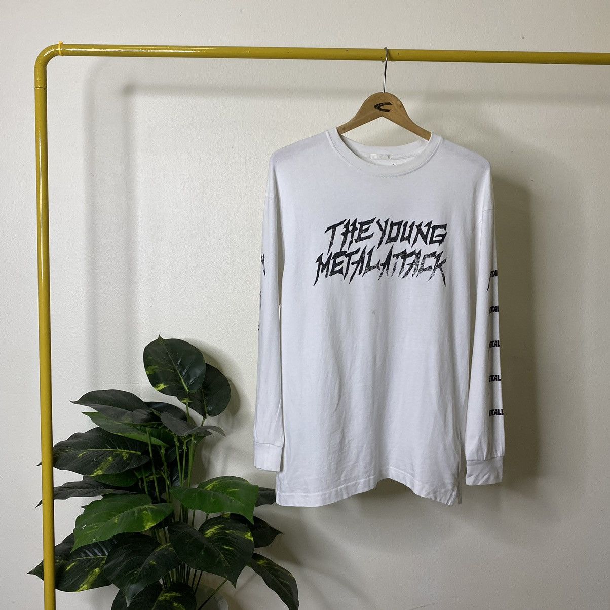 Band Tees × GU × Metallica GU x Metallica The Young Metal Attack Collabration L/S Tee Size US S / EU 44-46 / 1 - 1 Thumbnail