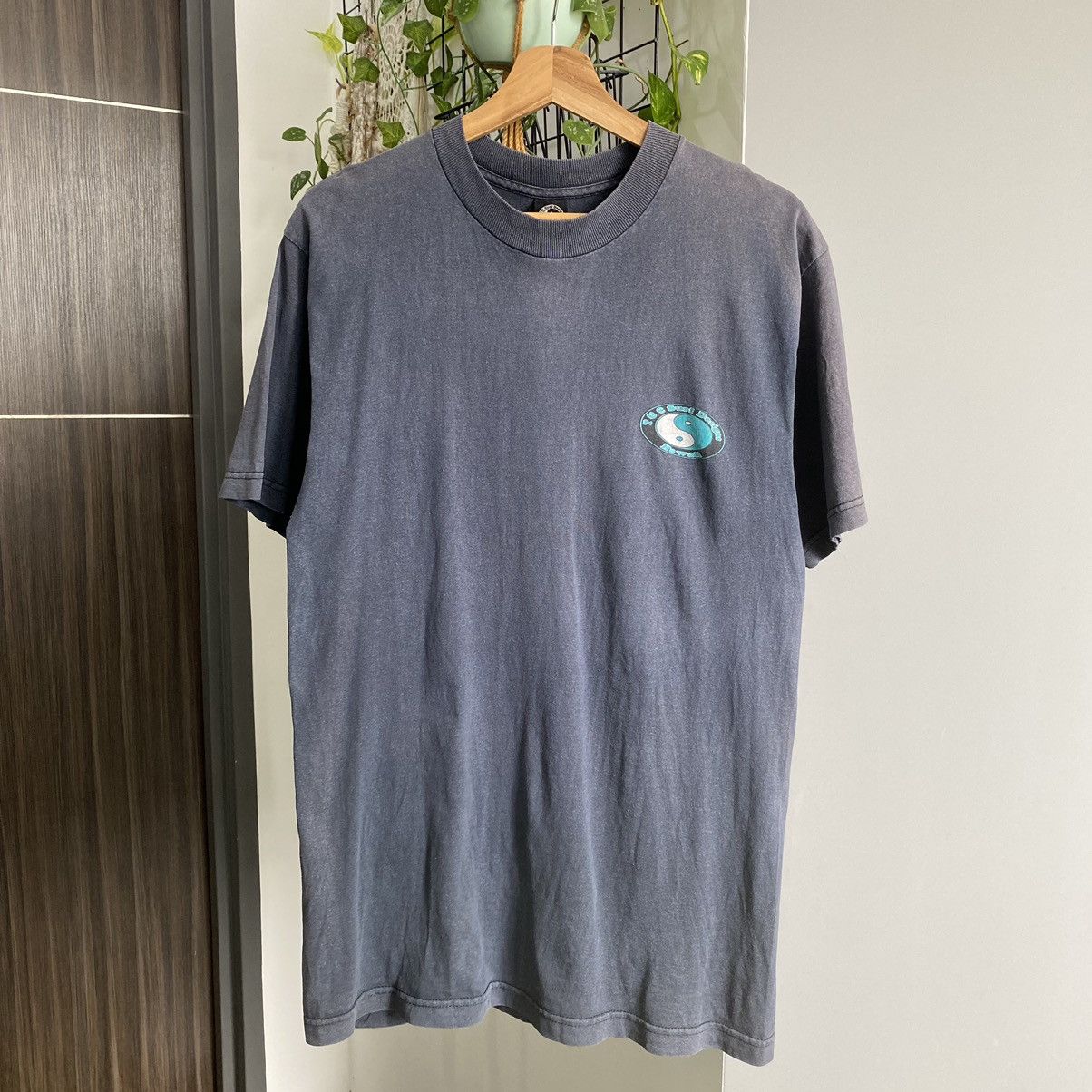 Vintage Thrashed Faded Vintage 90s T&C Surf Design ERD GRUNGE TEE Size US M / EU 48-50 / 2 - 2 Thumbnail