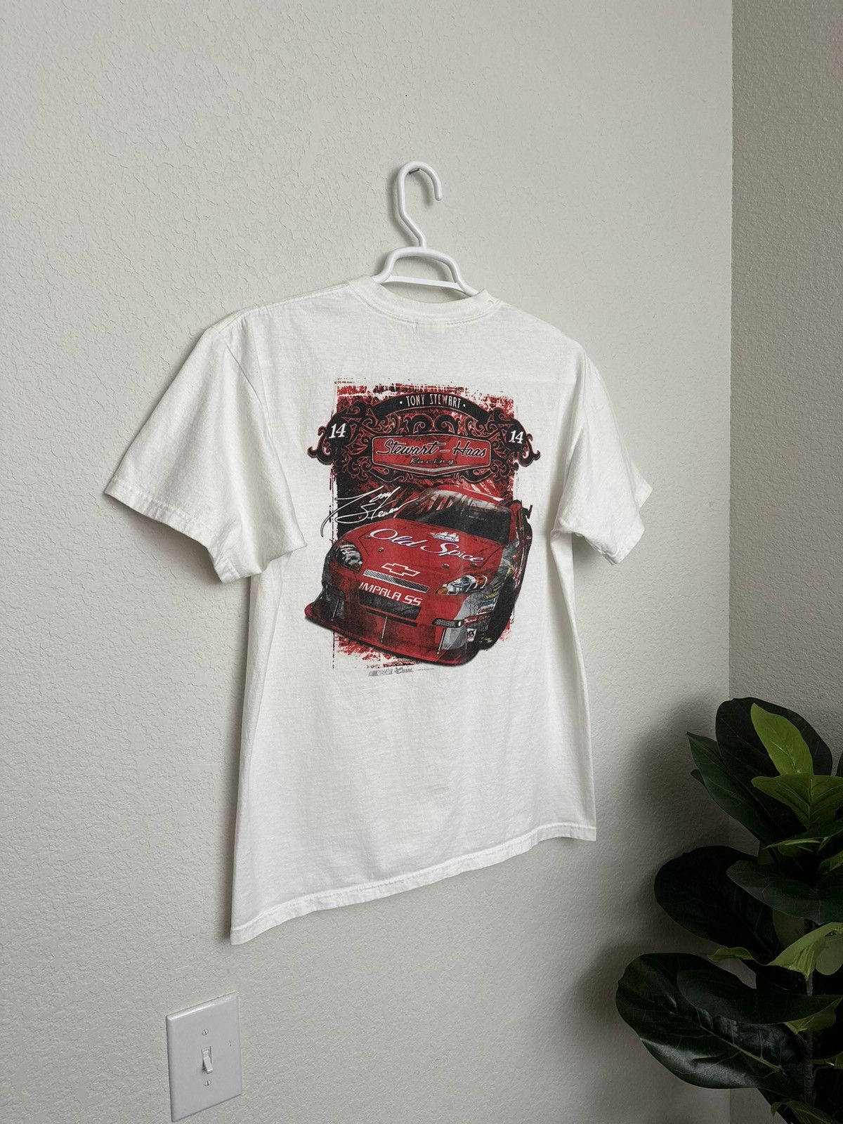 Chase Authentics × NASCAR Vintage Y2K NASCAR Tony Stewart Racing T-Shirt Old Spice 09’ Size US L / EU 52-54 / 3 - 1 Thumbnail