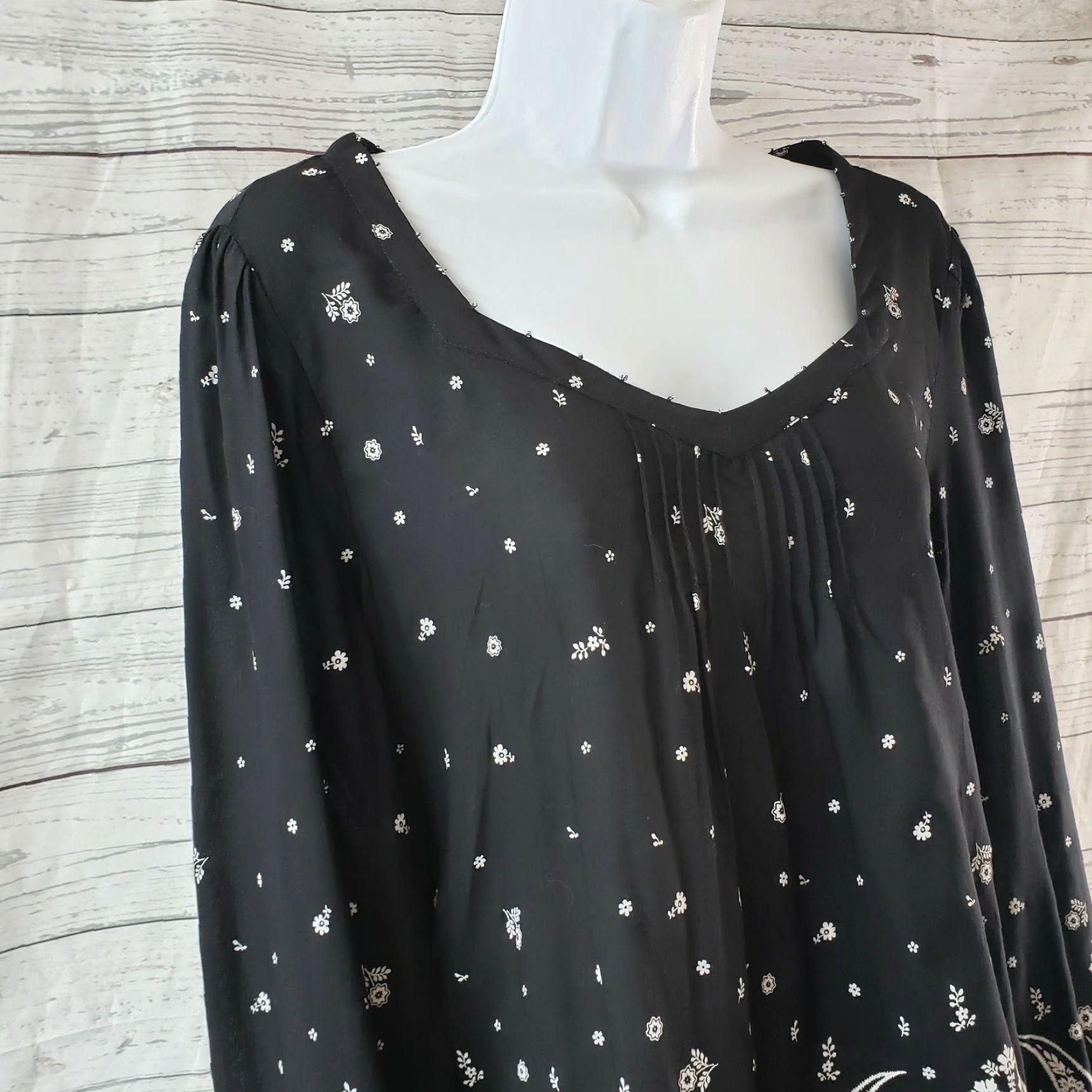 Lucky Brand Lucky Brand Women's Blouse Shirt Long Sleeve Size M Black White Floral Paisley Top Mens Womens Boys Girls Size M / US 6-8 / IT 42-44 - 2 Thumbnail