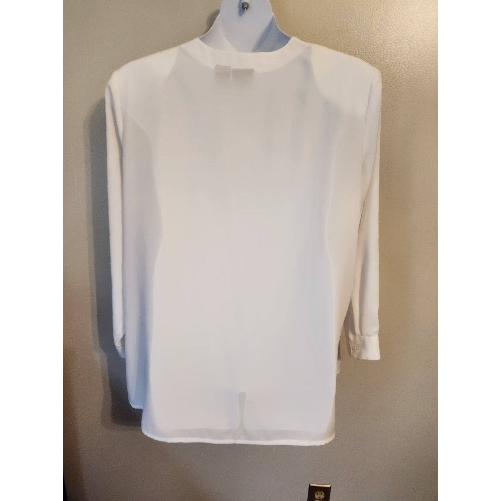 Vintage VINTAGE Laura Scott White Embroidered Floral Trim Button Front Top Boho 22W Plus Womens Blouse Shirt Size 3XL / US 20-22 - 6 Thumbnail