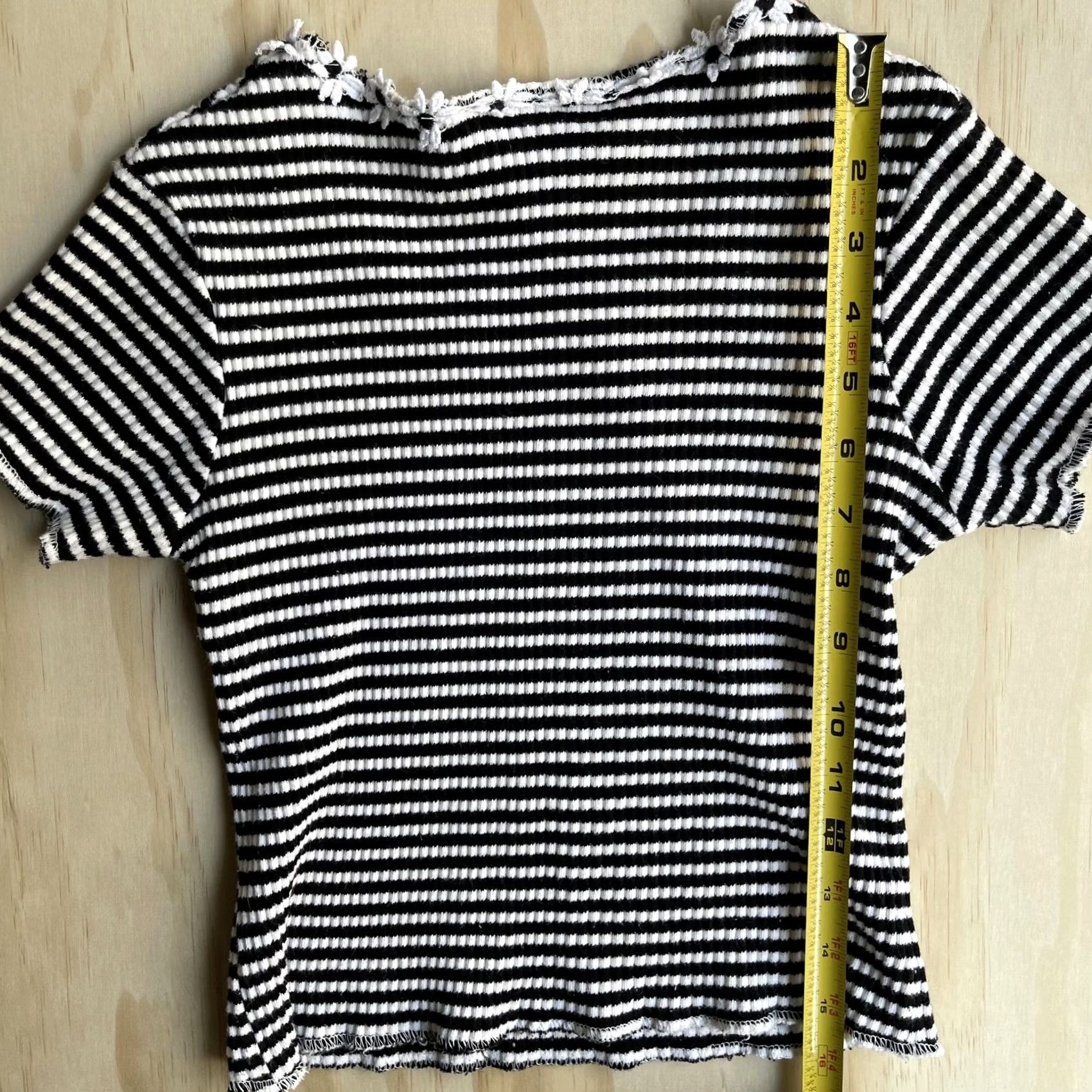 Vintage VINTAGE B'REAL Shirt Juniors S Black White Striped Cropped Ruffle Scoop Neck Top Size S / US 4 / IT 40 - 6 Thumbnail