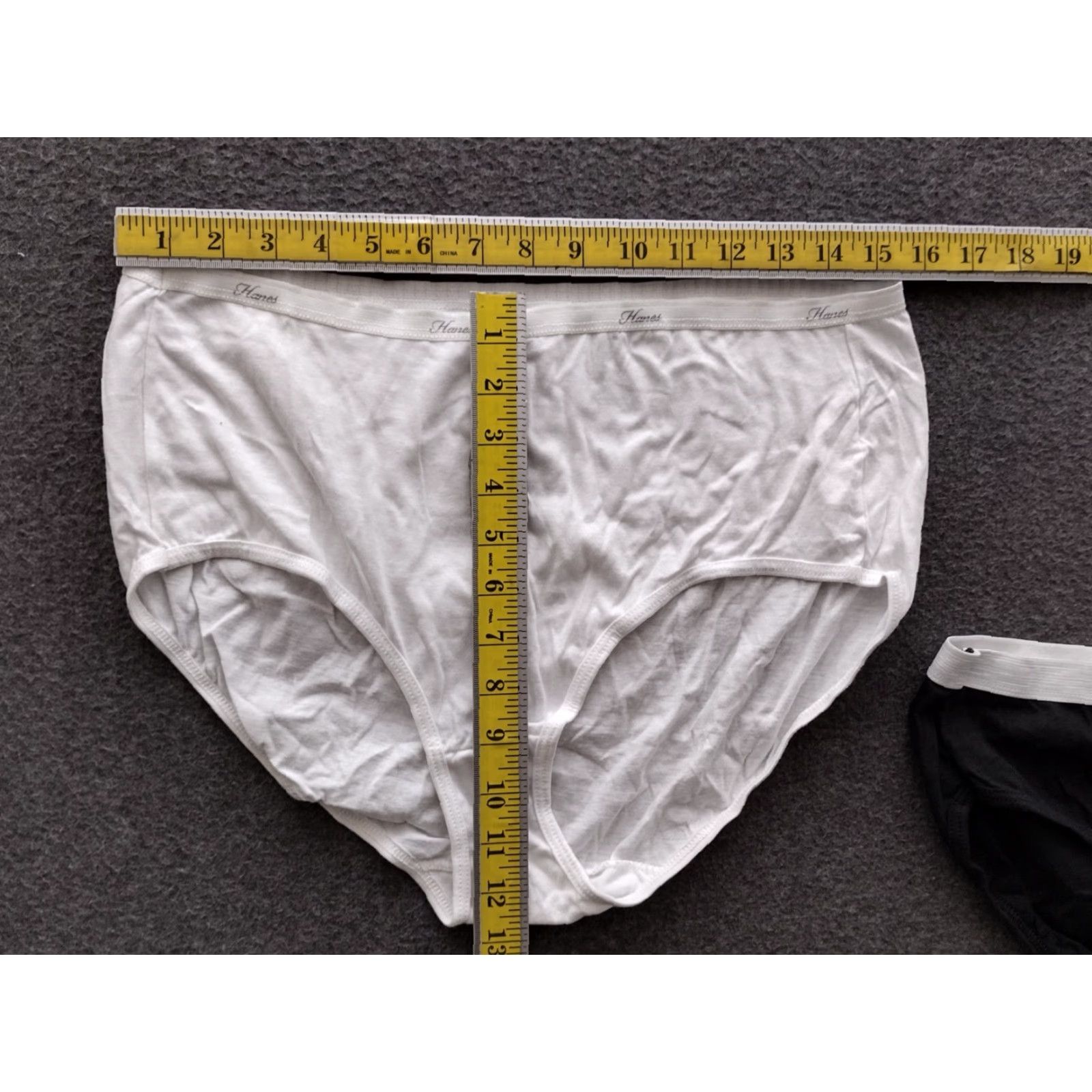 Hanes Hanes Women's 2-Pack Panties Underwear Brief Juniors Cotton Black/White Size 9 Size 30" / US 8 / IT 44 - 4 Thumbnail