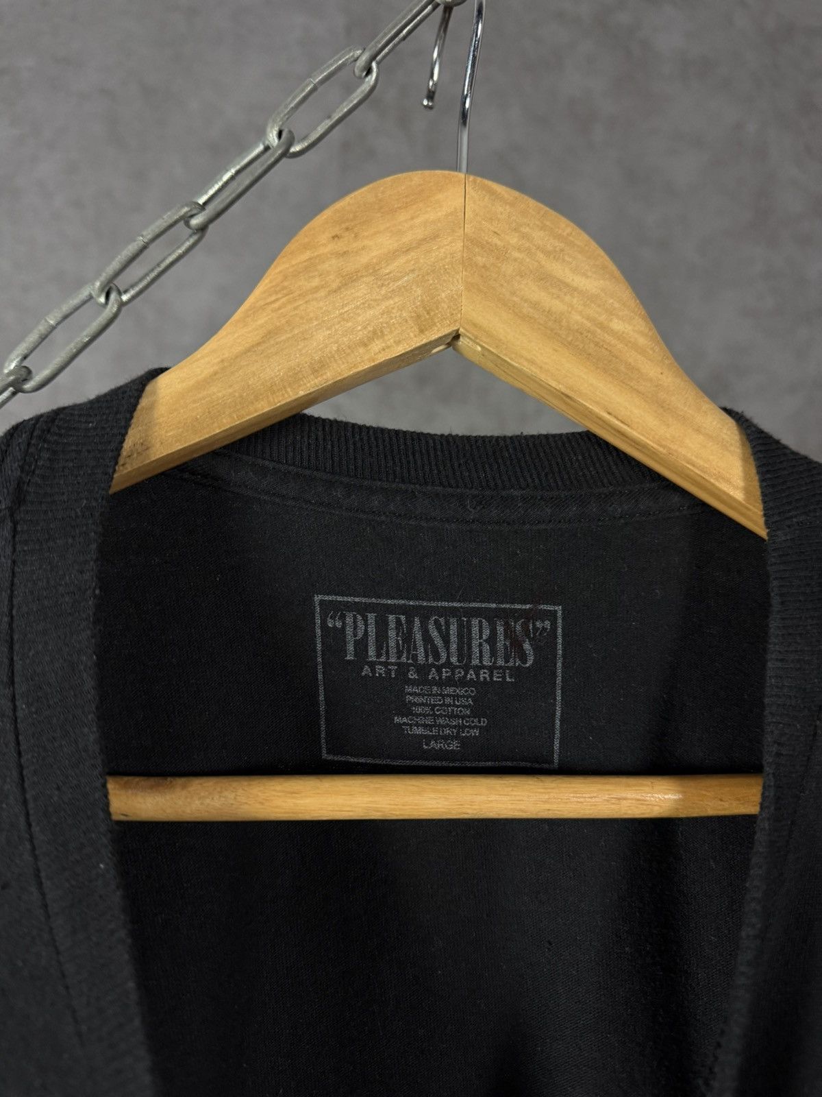 Pleasures Pleasures designer tee Size US L / EU 52-54 / 3 - 4 Thumbnail