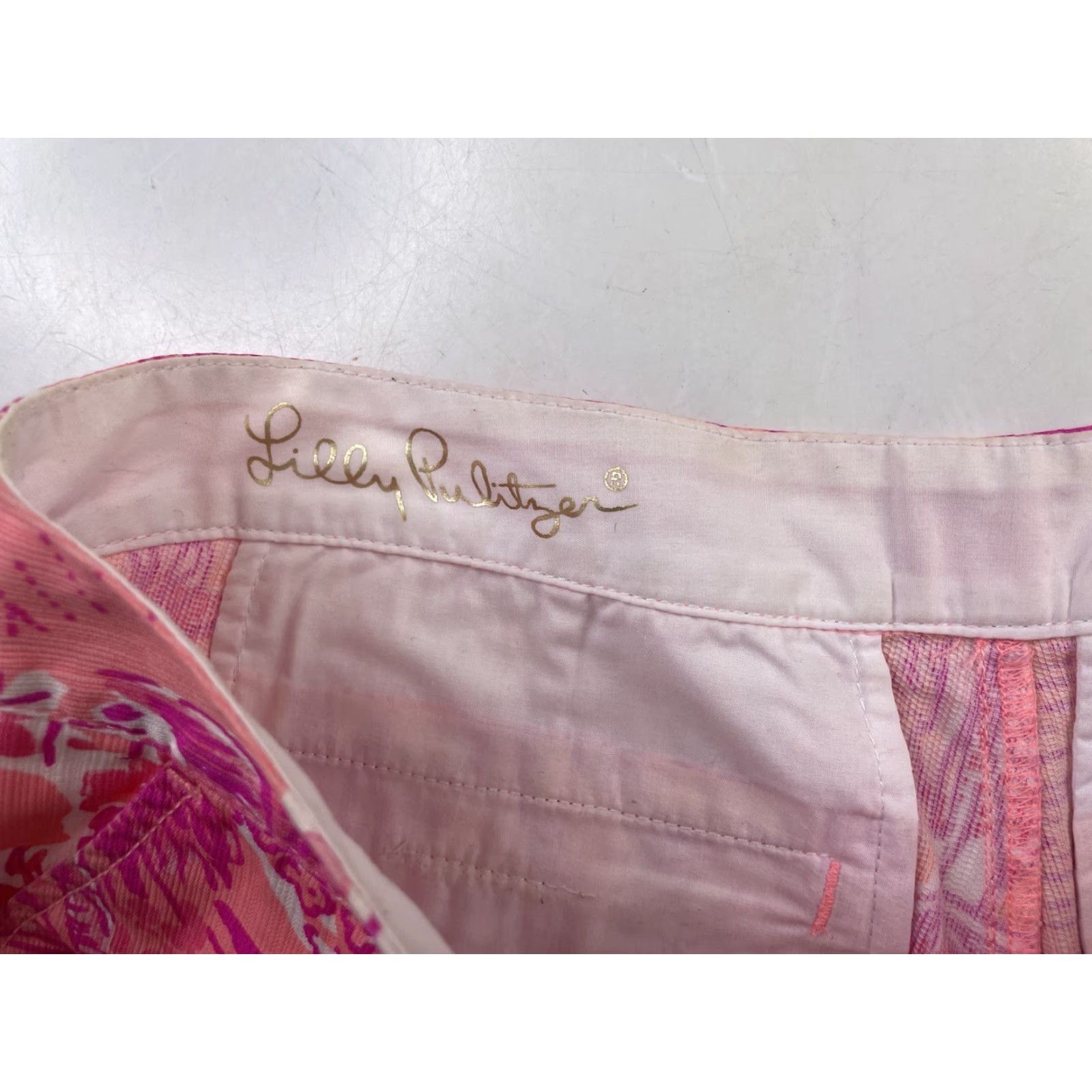 Lilly Pulitzer Lilly Pulitzer Shorts Sz 4 Pink Floral Print 19986 Womens Regular 100% Cotton Chino Beach Spring Summer Multicolor Floral Pattern Low Rise 5 In Inseam Size 27" / US 4 / IT 40 - 3 Thumbnail