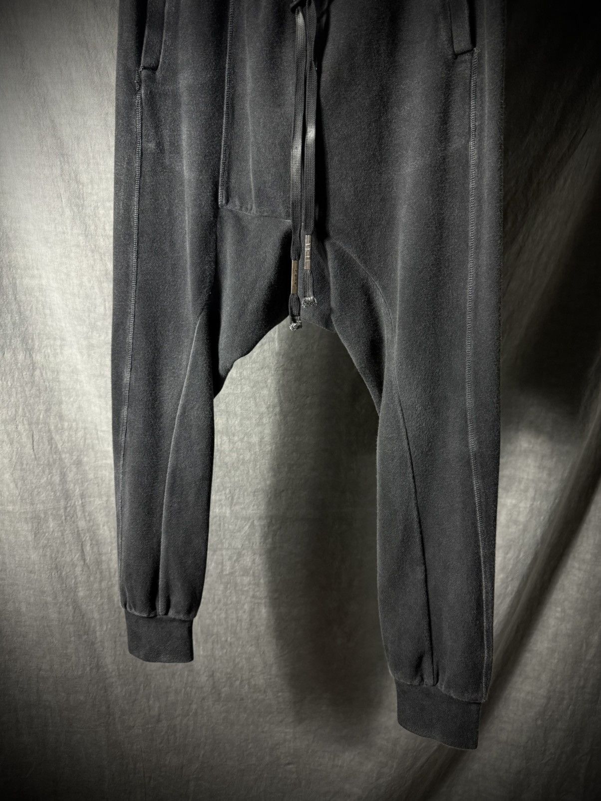 Boris Bidjan Saberi Boris Bidjan Saberi AW16 LONGJOHN2 Resin Dyed Joggers Size US 29 - 3 Thumbnail