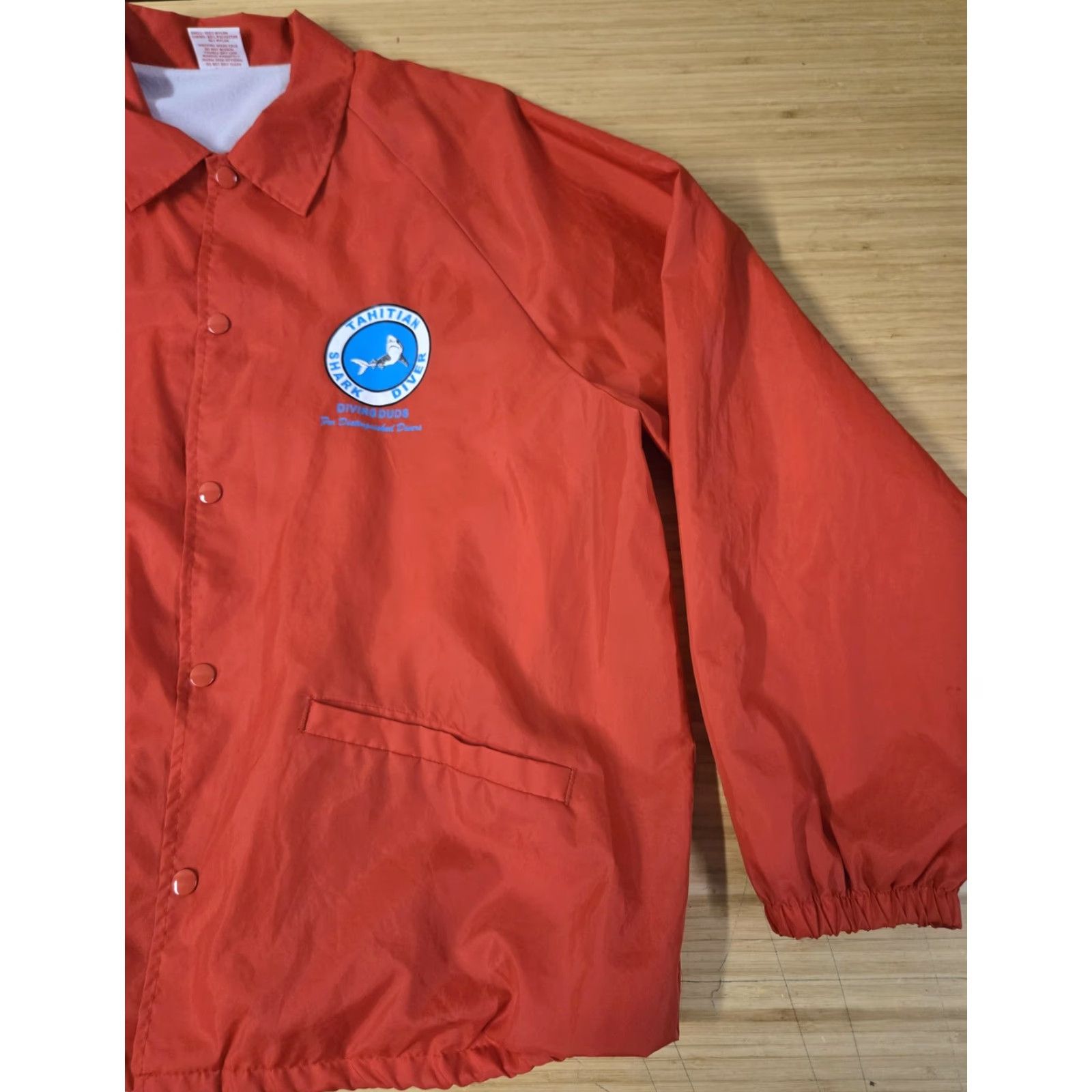 Coach VINTAGE Cardinal Jacket Mens XL Snap Front Windbreaker Raglan Stripes Red Tahitian Shark Diver 90s Size US XL / EU 56 / 4 - 2 Thumbnail